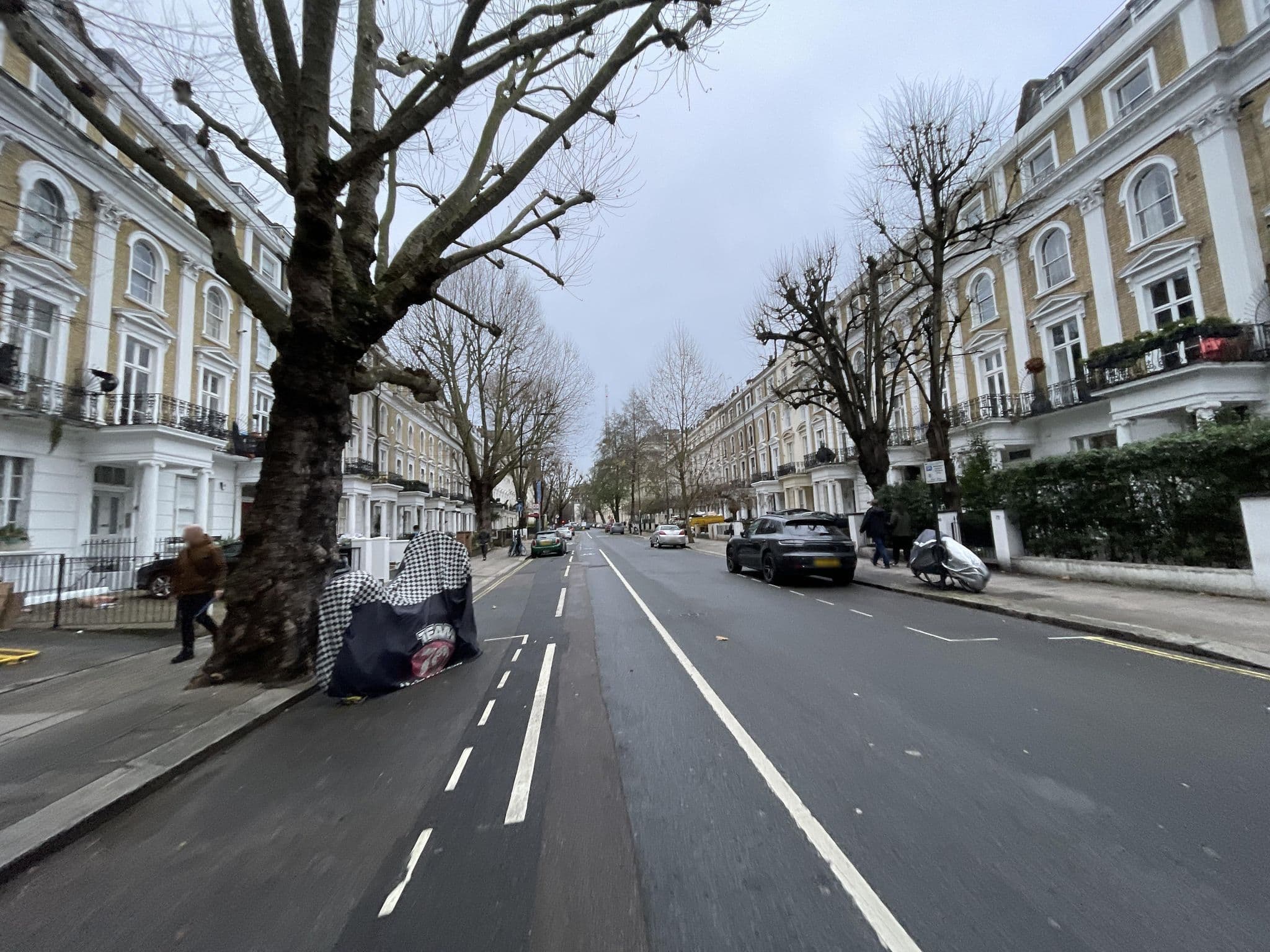 Street view near Britannia Hyde Park Hotel, Lancaster Gate — © asturksever (CC BY-SA · Mapillary)