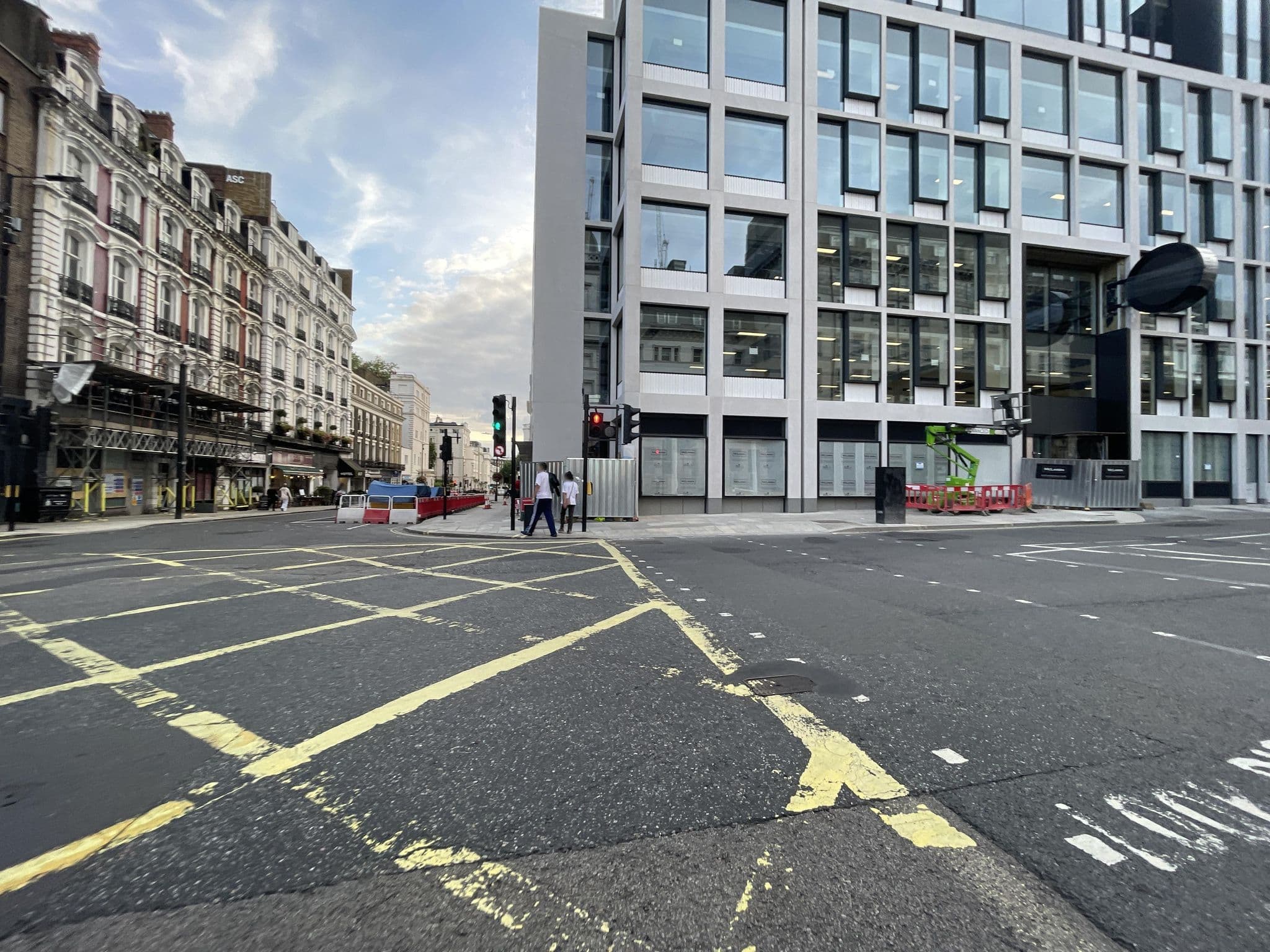 Street view near Pride of Paddington (Hotel), Hyde Park