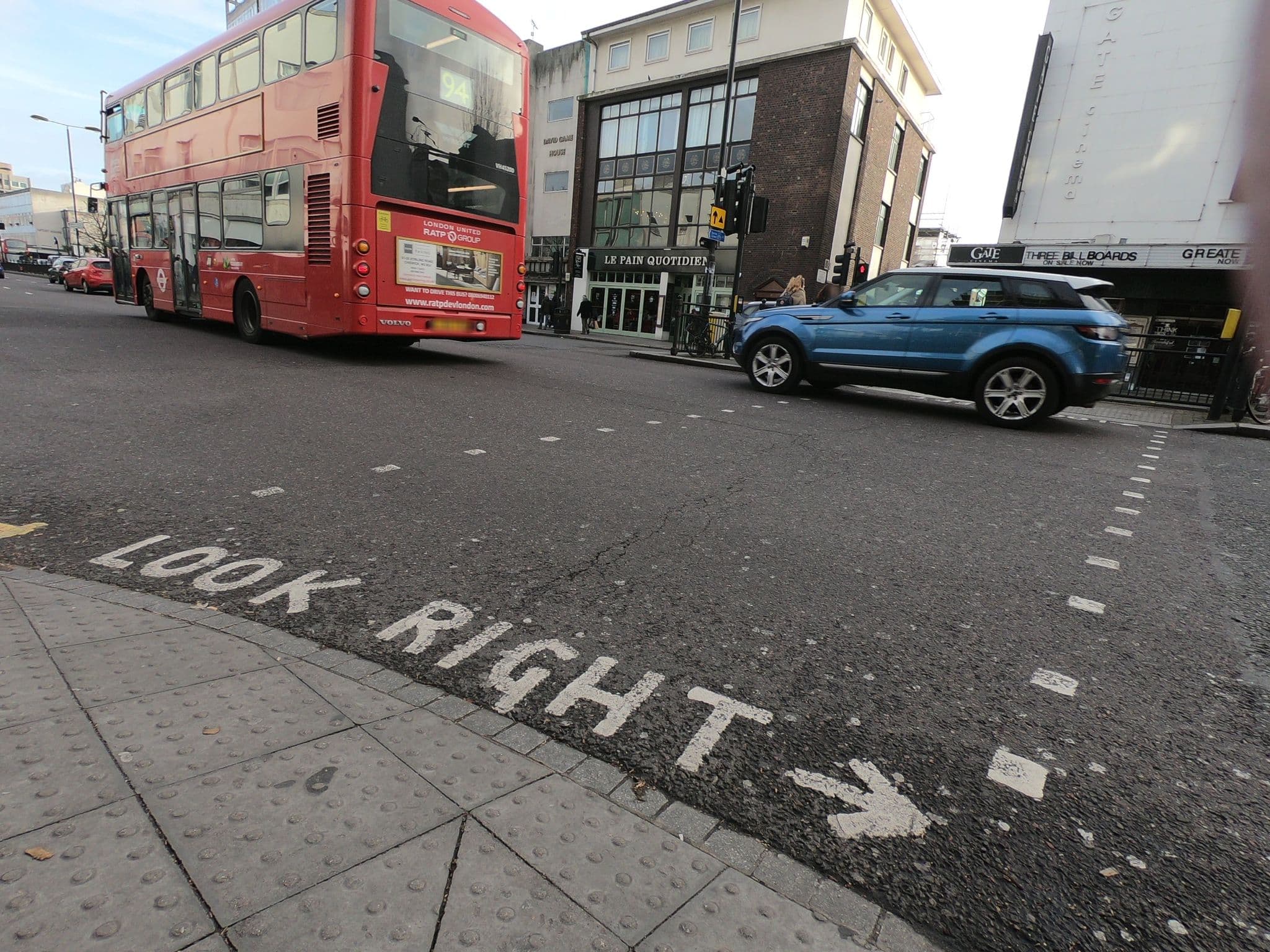 Street view near The Abbey, Notting Hill — © chuck (CC BY-SA · Mapillary)