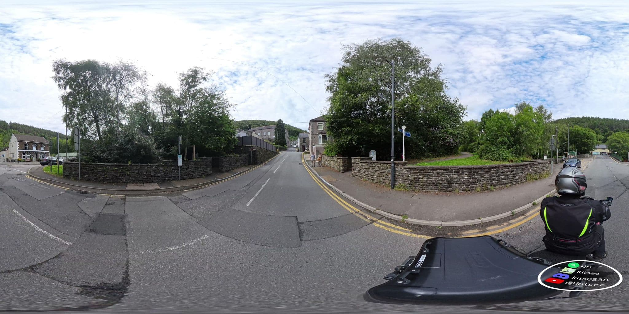 Street view near Darran Hotel, Deri — © kits (CC BY-SA · Mapillary)