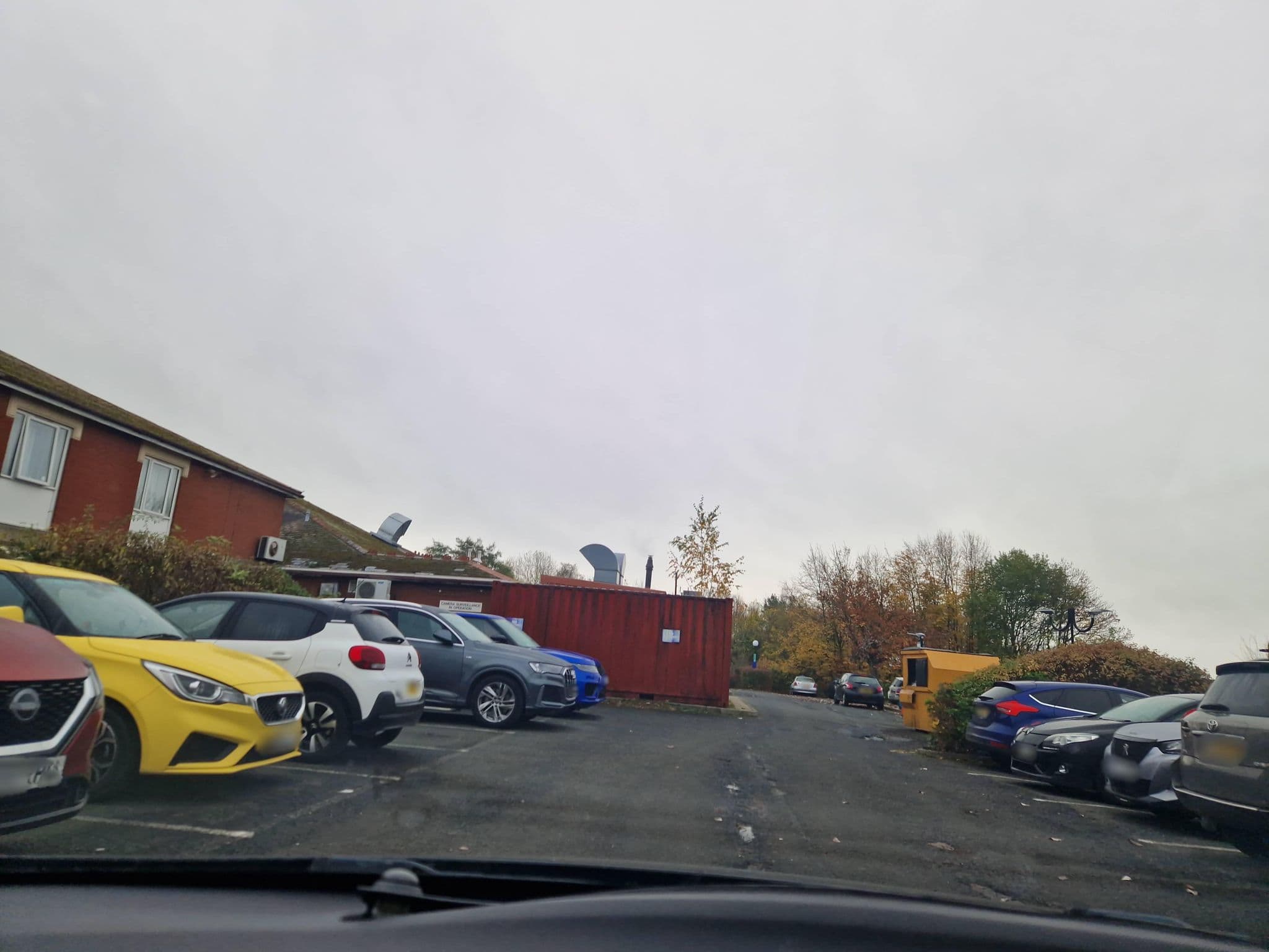 Street view near Bromsgrove Hotel, Barnt Green — © edloach (CC BY-SA · Mapillary)