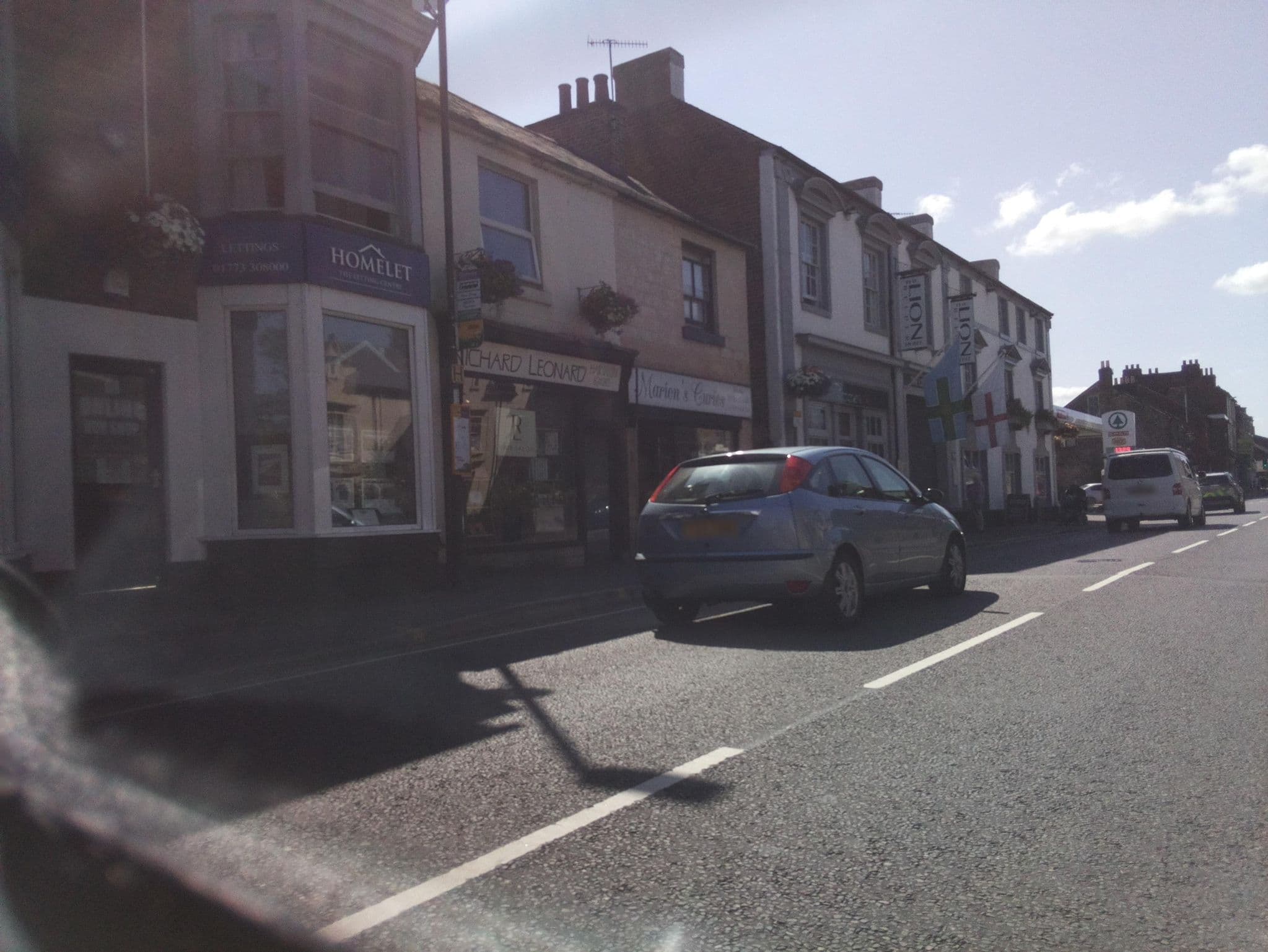 Street view near The Lion Hotel, Belper — © southglos (CC BY-SA · Mapillary)