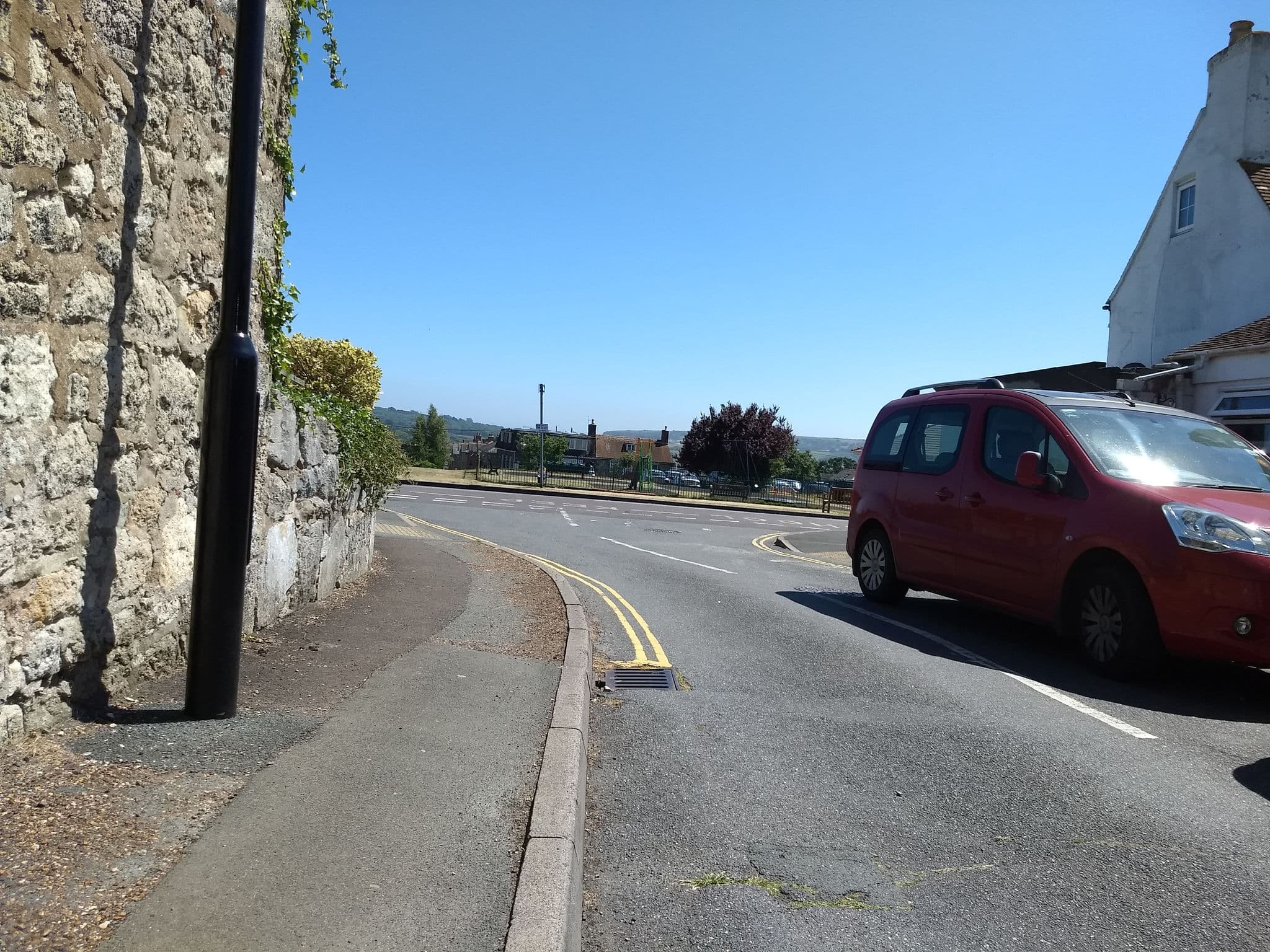 Street view near 1 Hope Cottages, Seaview — © mappernerd (CC BY-SA · Mapillary)