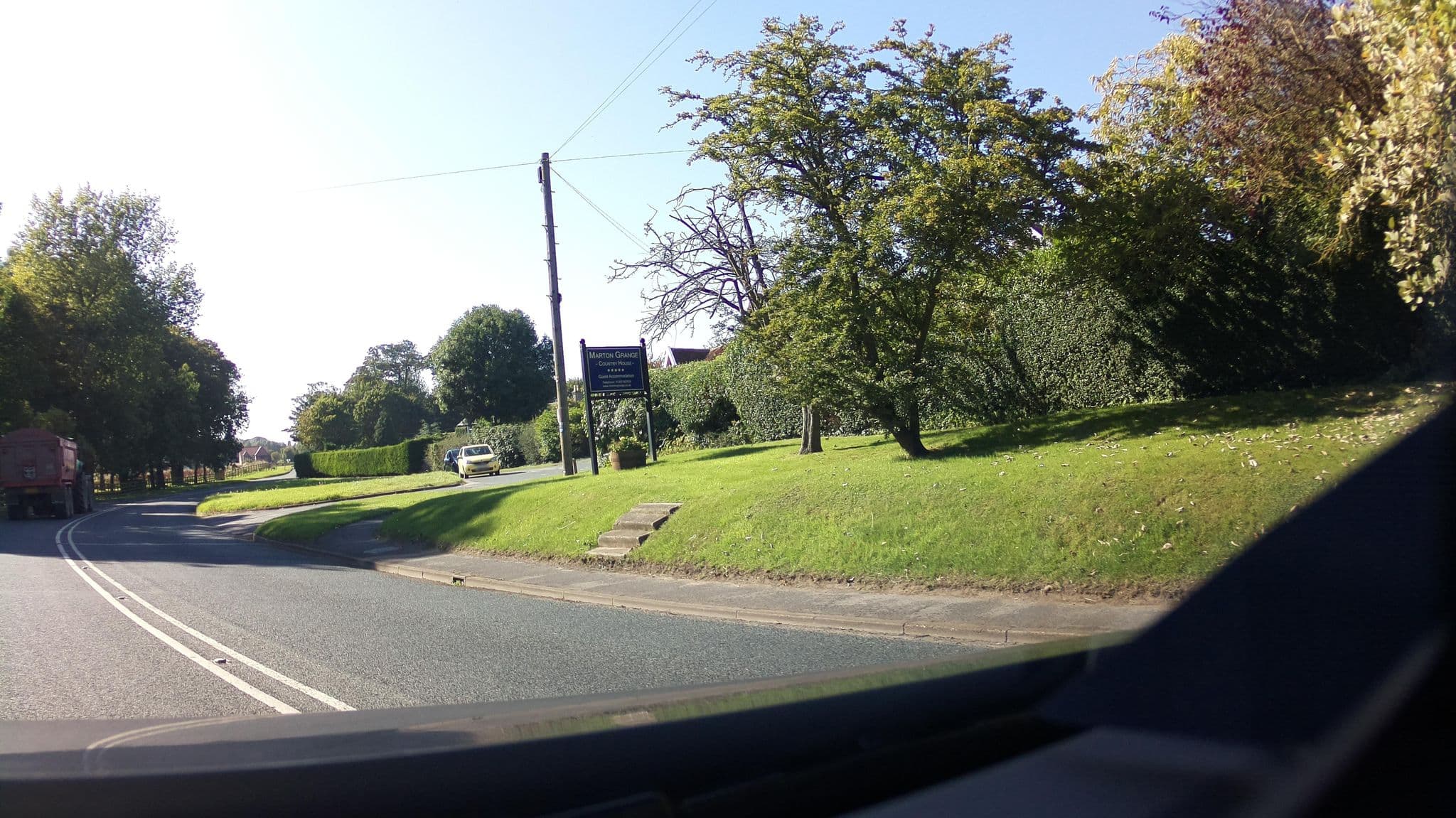 Street view near Marton Grange Country House, Bempton — © southglos (CC BY-SA · Mapillary)