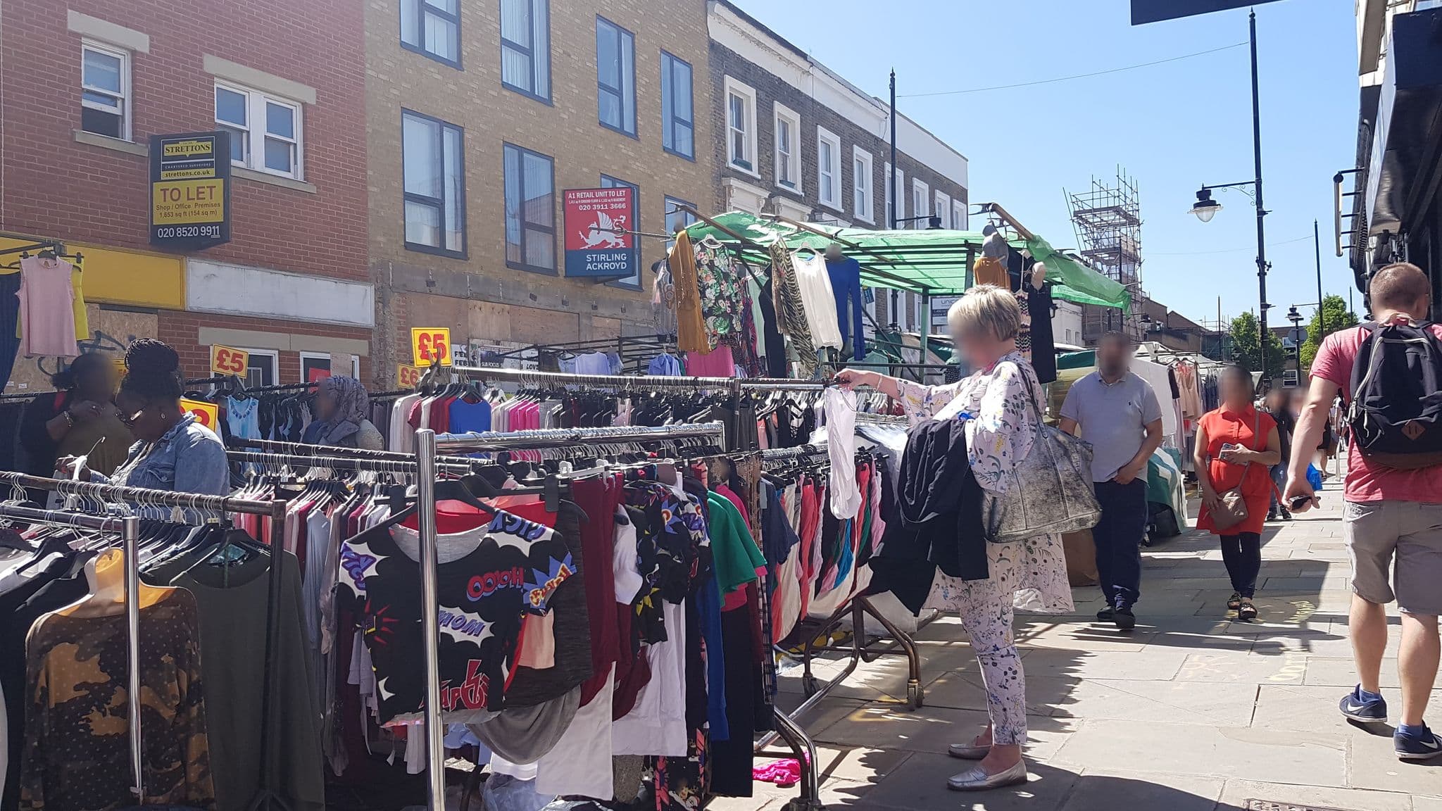 Street view near City View Hotel Roman Road Market, Bow — © matthewitt (CC BY-SA · Mapillary)