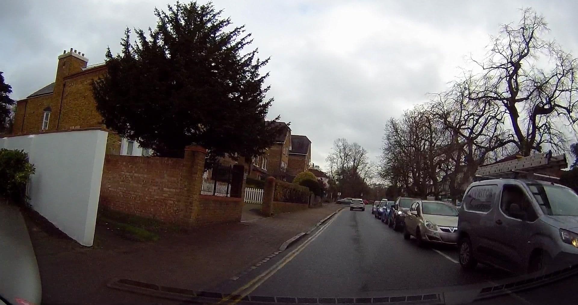 Street view near Bulls Head Hotel, Chislehurst — © tallguy (CC BY-SA · Mapillary)