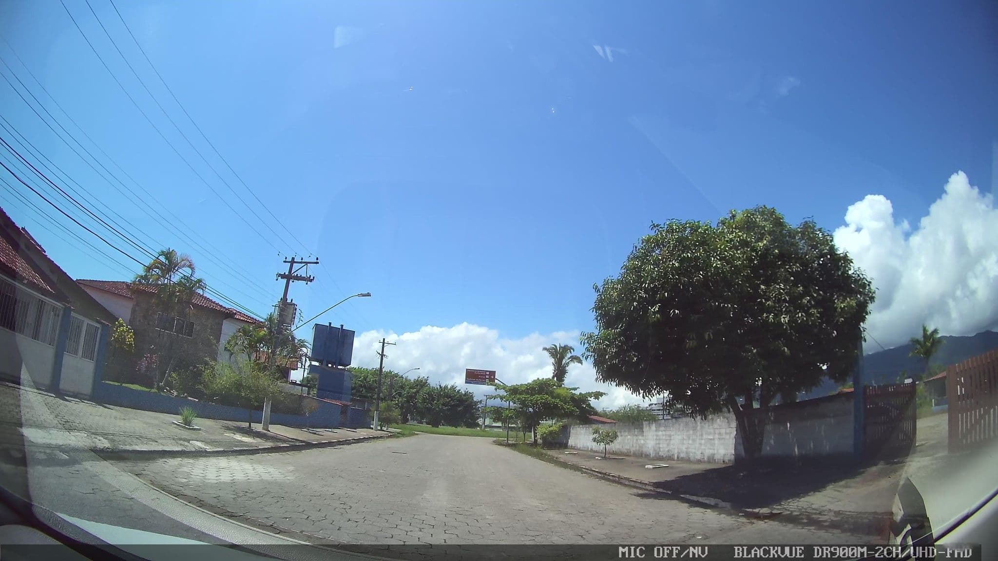 Street view near Colonia de Férias Sindicato dos Empregados de Edifício de São Paulo, Caraguatatuba — © marciosampaio (CC BY-SA · Mapillary)
