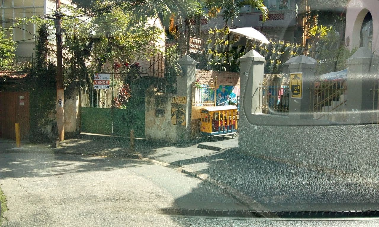 Street view near MODERNISTAS, HOSPEDAGEM E ARTE E ANEXO GALERIA DE ARTE, Santa Teresa — © marciosampaio (CC BY-SA · Mapillary)