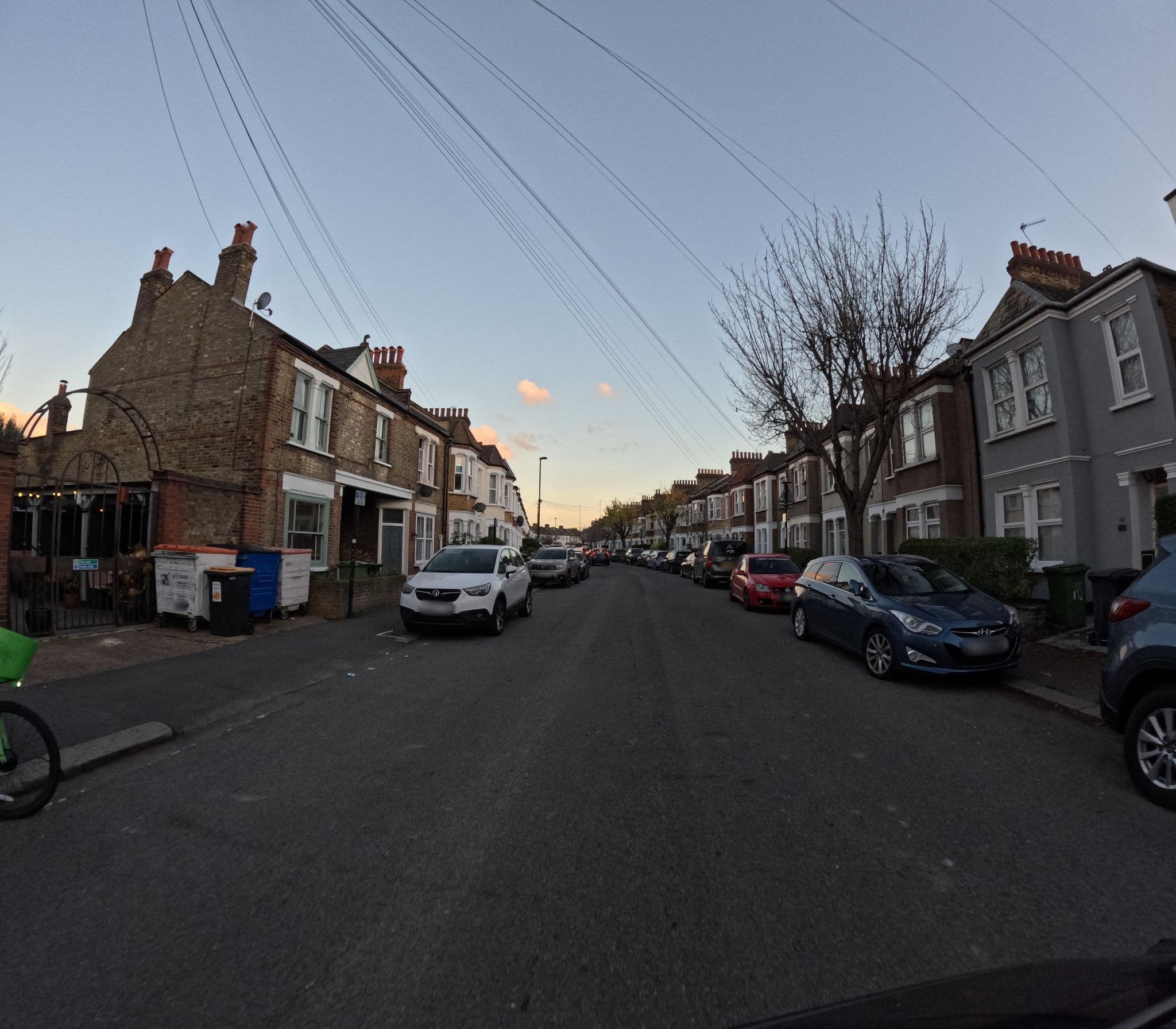 Street view near The Station (Hotel), Lee — © wasd42 (CC BY-SA · Mapillary)