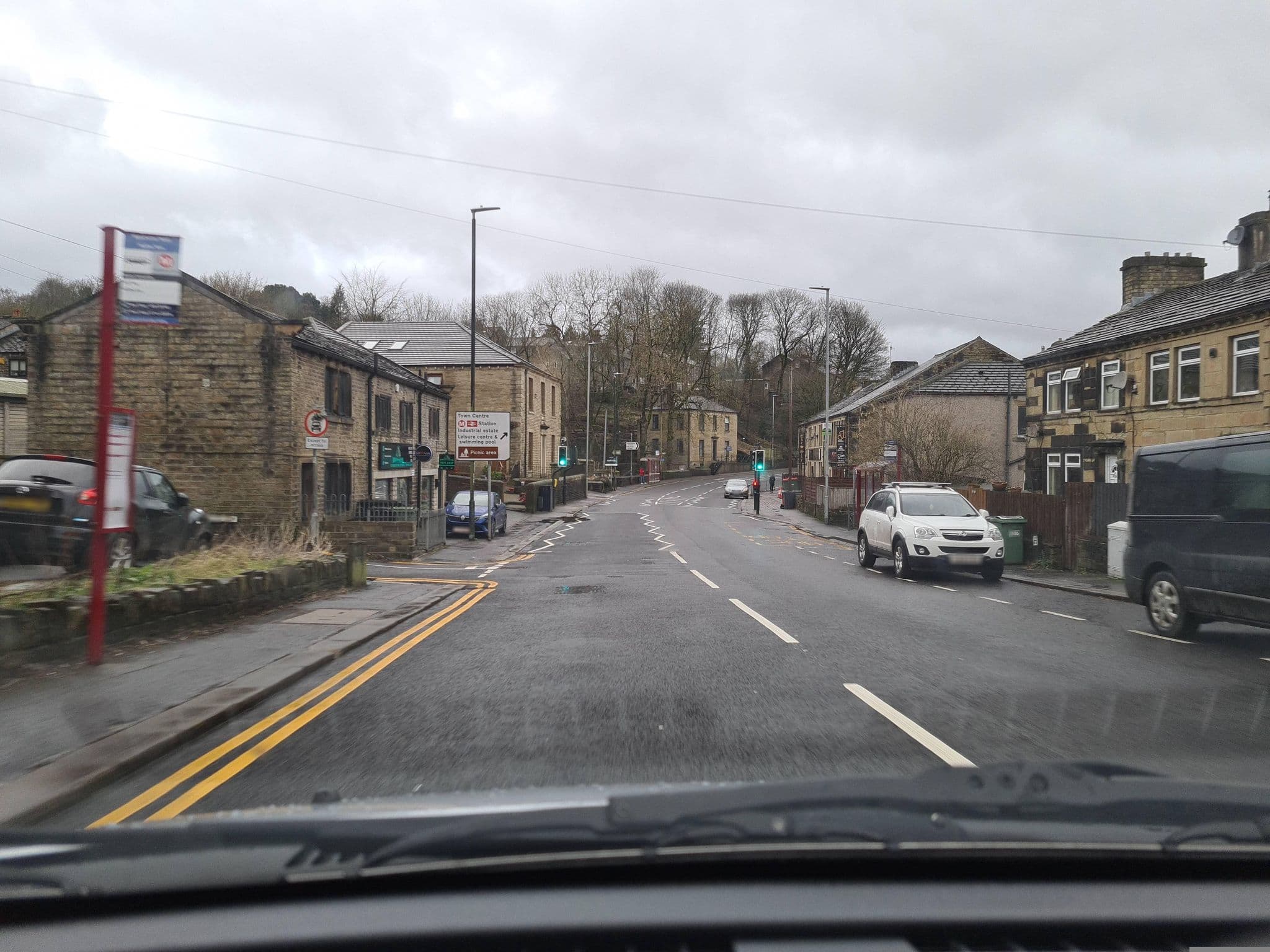 Street view near GREYHOUND HOTEL, Blackmoorfoot — © mappo2 (CC BY-SA · Mapillary)