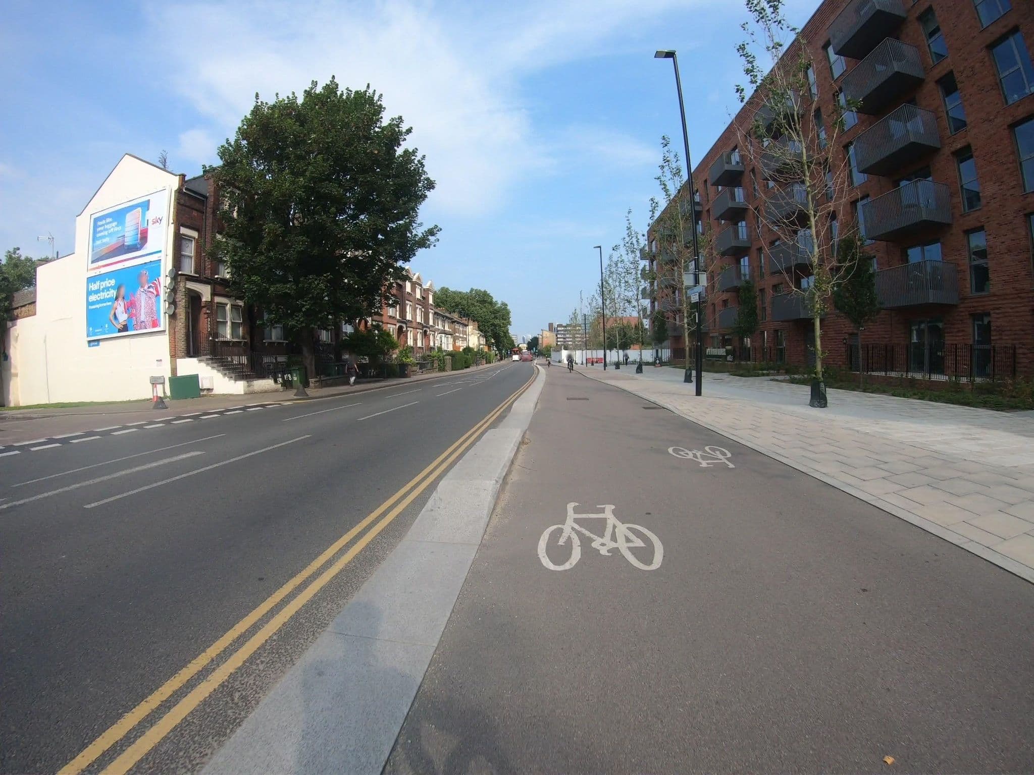 Street view near The Wolf's Tavern, New Cross — © wmorland (CC BY-SA · Mapillary)