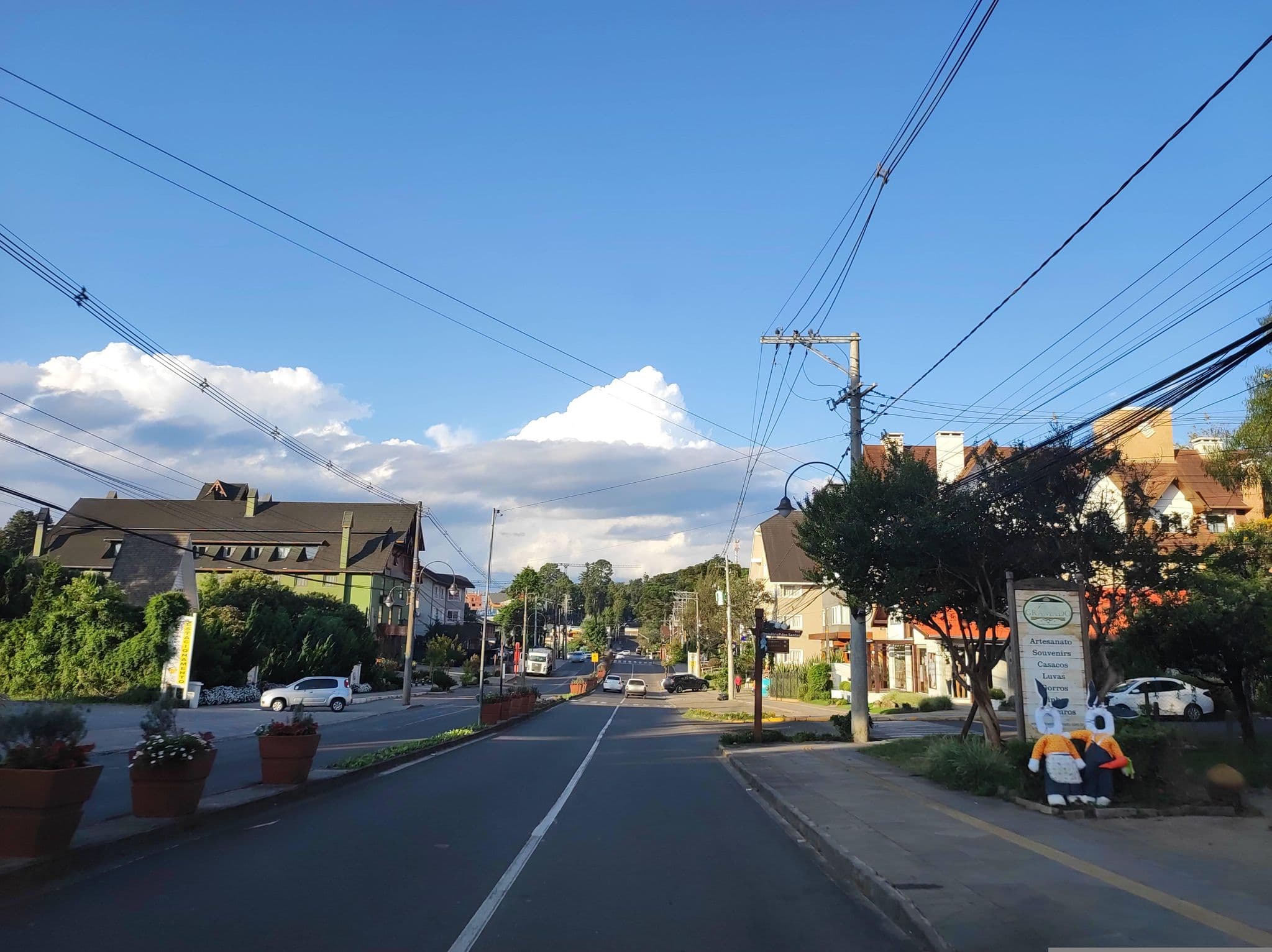 Street view near Hotel Sky, Gramado — © diegokrein (CC BY-SA · Mapillary)