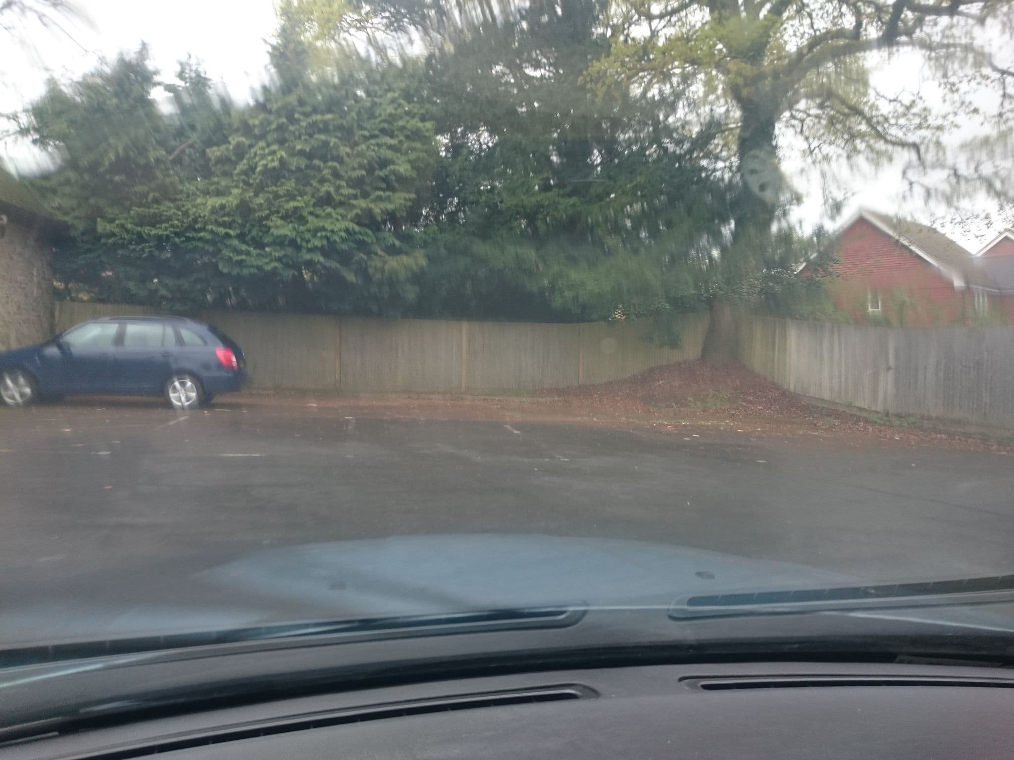 Street view near Yew Tree Cottage, Liphook — © taft (CC BY-SA · Mapillary)