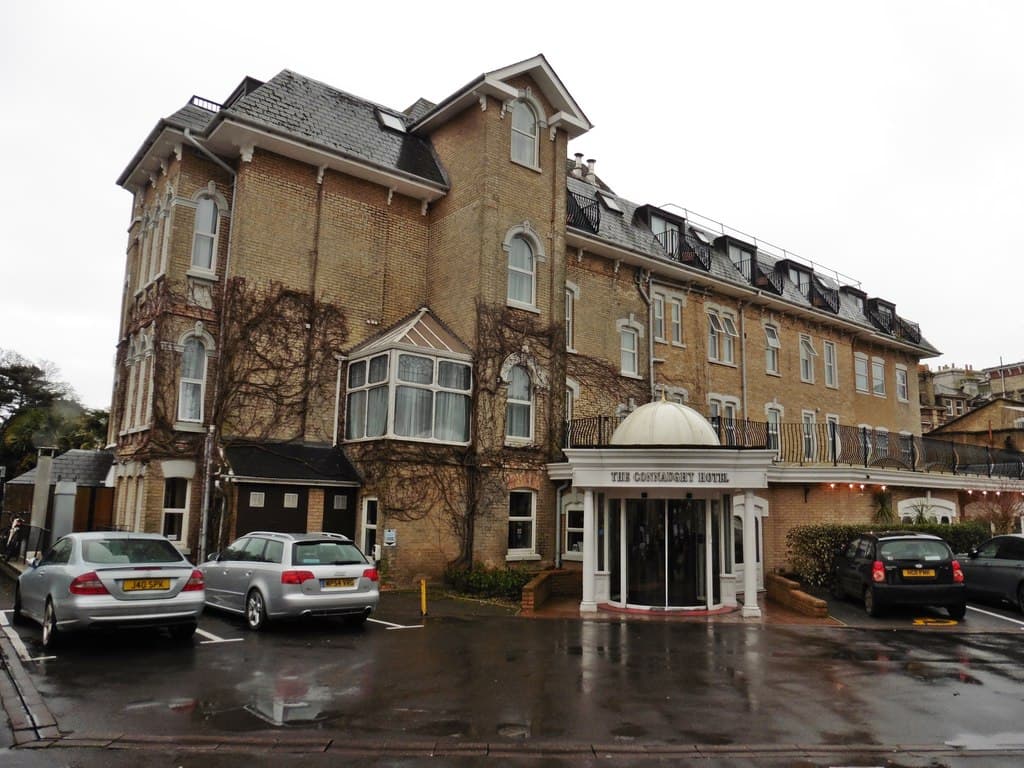 Best Western Plus The Connaught Hotel and Spa (via Wikimedia Commons, CC BY-SA 2.0)