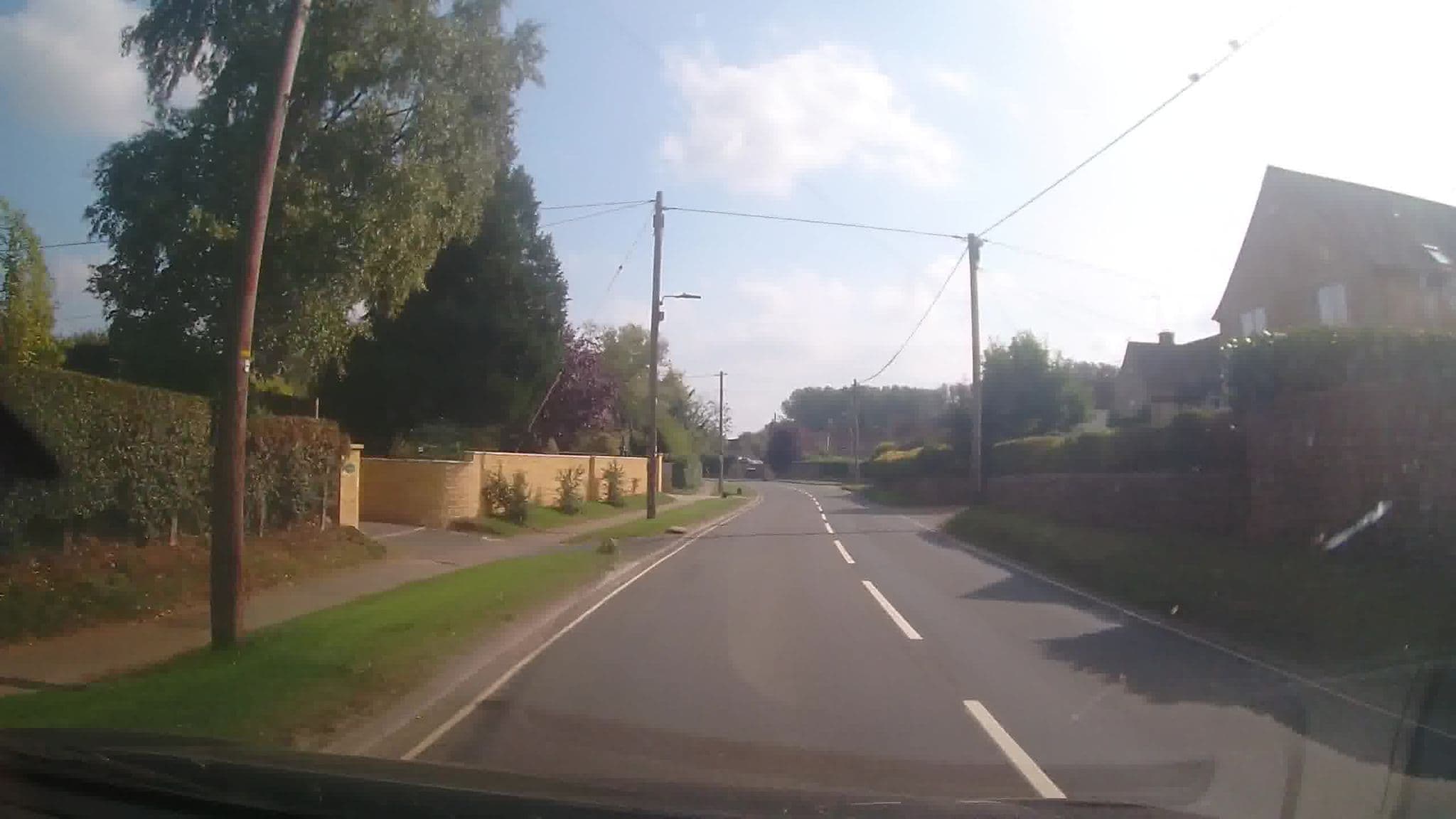 Street view near Coombe House, Bourton on the Water — © trigpoint (CC BY-SA · Mapillary)