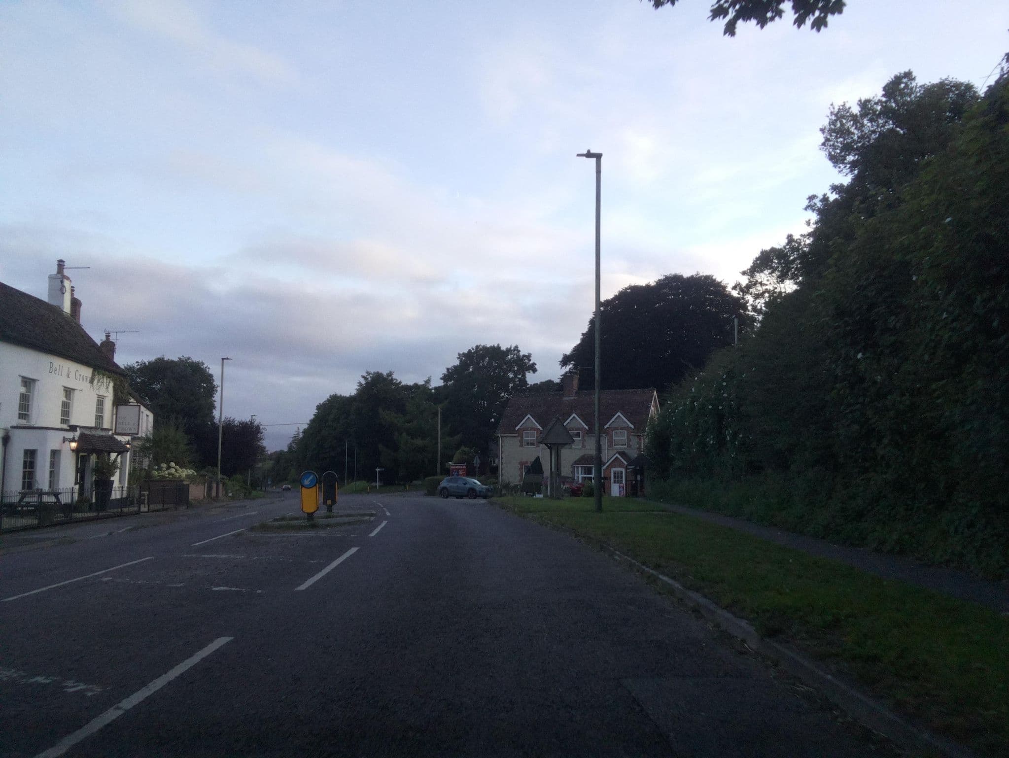Street view near The Bell & Crown, Bourton — © southglos (CC BY-SA · Mapillary)