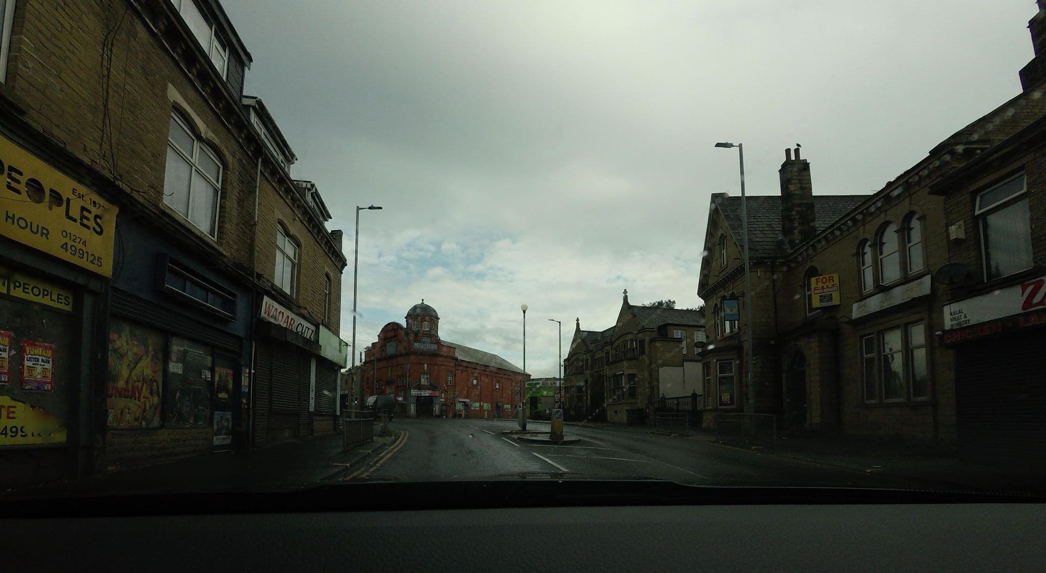 Street view near The Carlisle Hotel, Bradford — © tallguy (CC BY-SA · Mapillary)