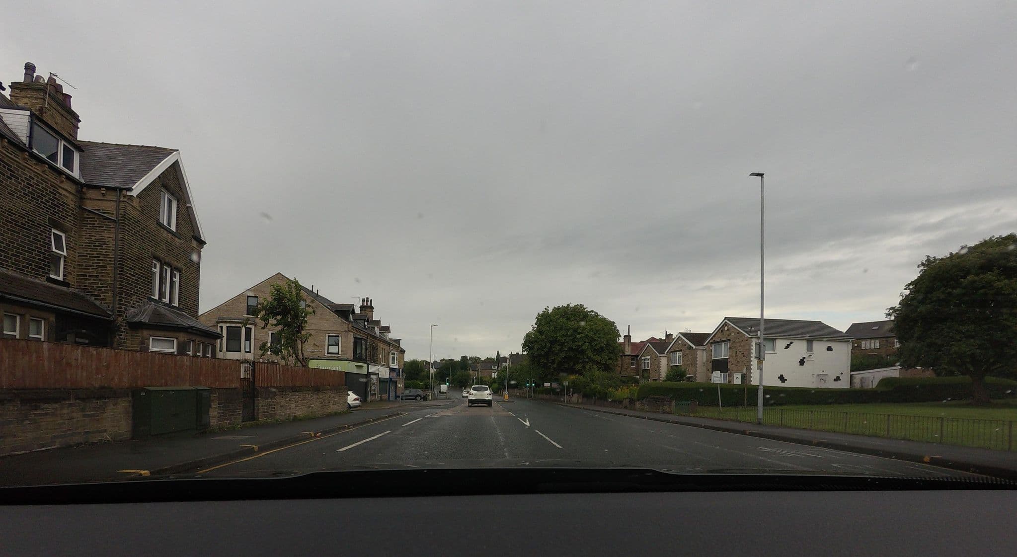 Street view near Southgate Guest House, Saltaire — © tallguy (CC BY-SA · Mapillary)