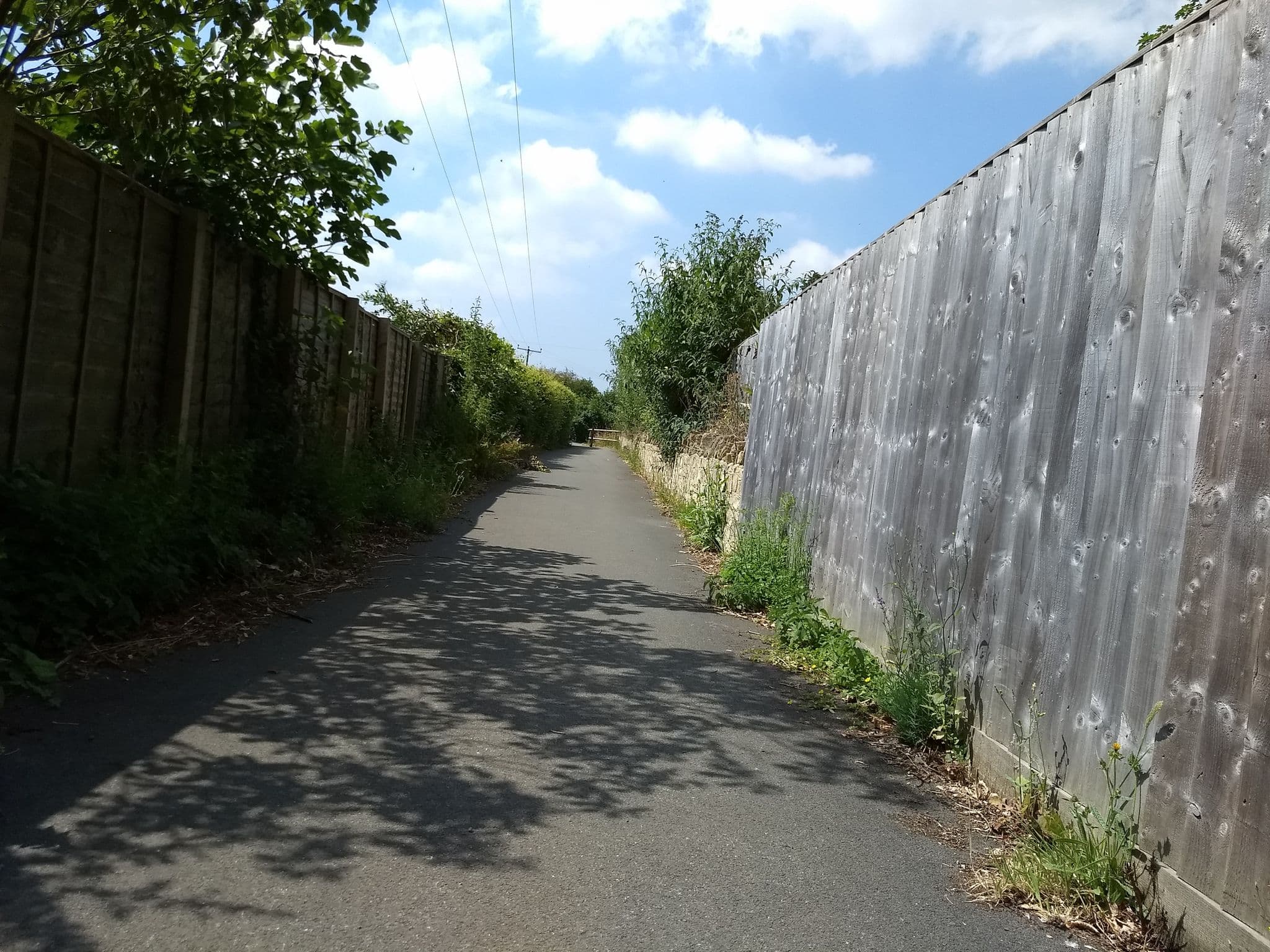 Street view near Fabulous bed and breakfast lodge with views of the marsh, Brading — © mappernerd (CC BY-SA · Mapillary)