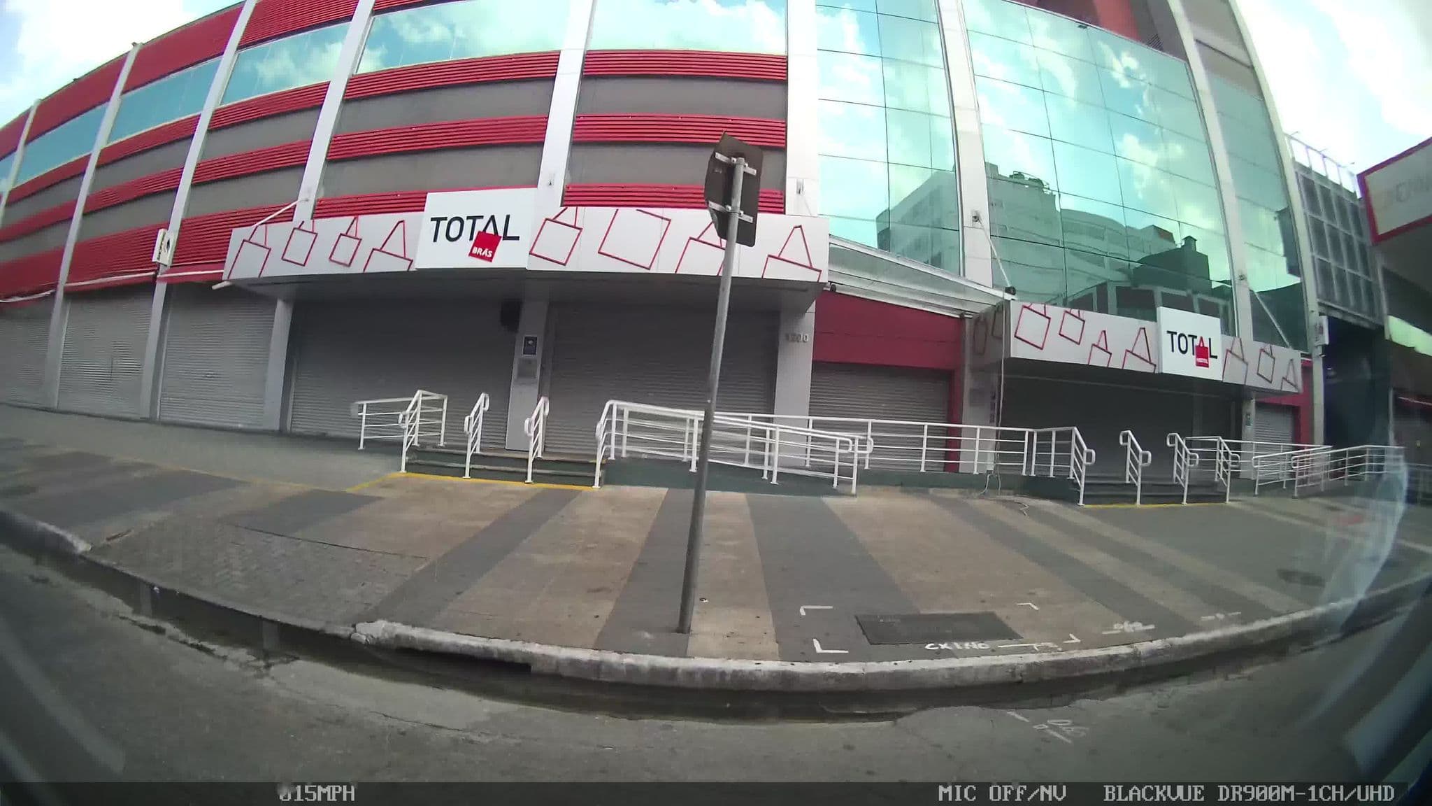Street view near Hotel Total Bras, Pari — © kaart_4 (CC BY-SA · Mapillary)