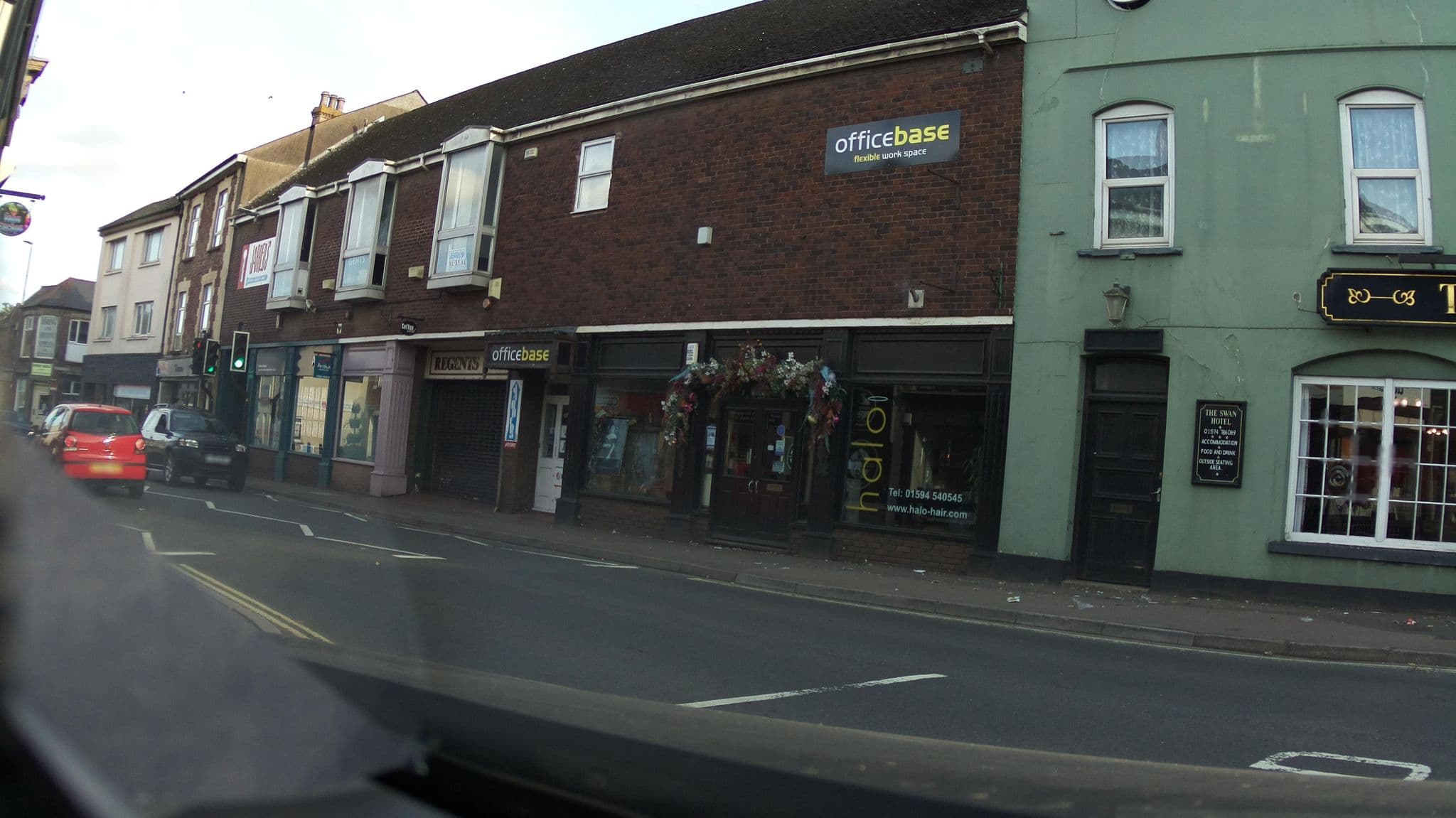 Street view near The Swan Hotel, Lydney — © southglos (CC BY-SA · Mapillary)