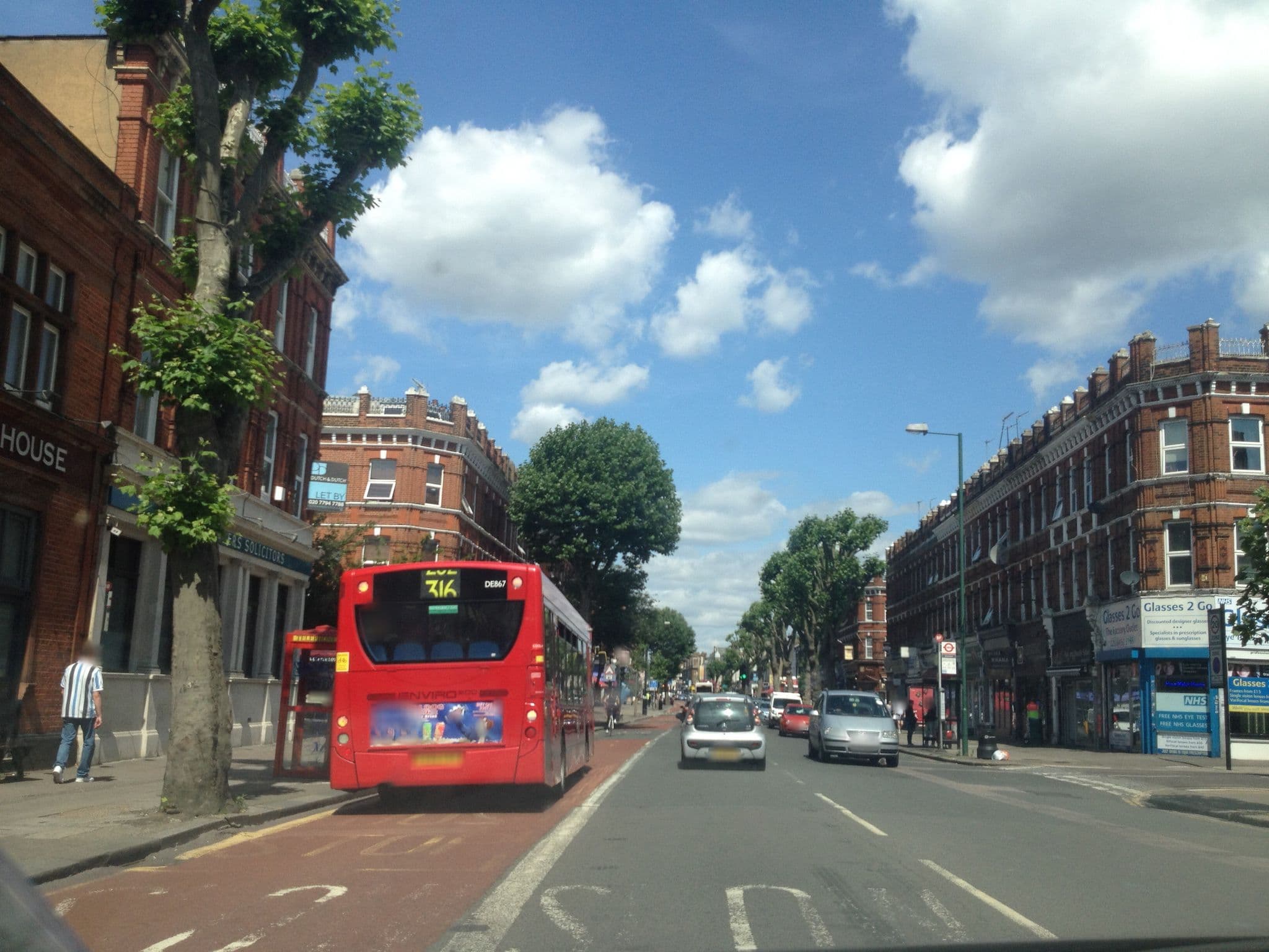 Street view near The Windmill Hotel, Cricklewood — © domdomegg (CC BY-SA · Mapillary)