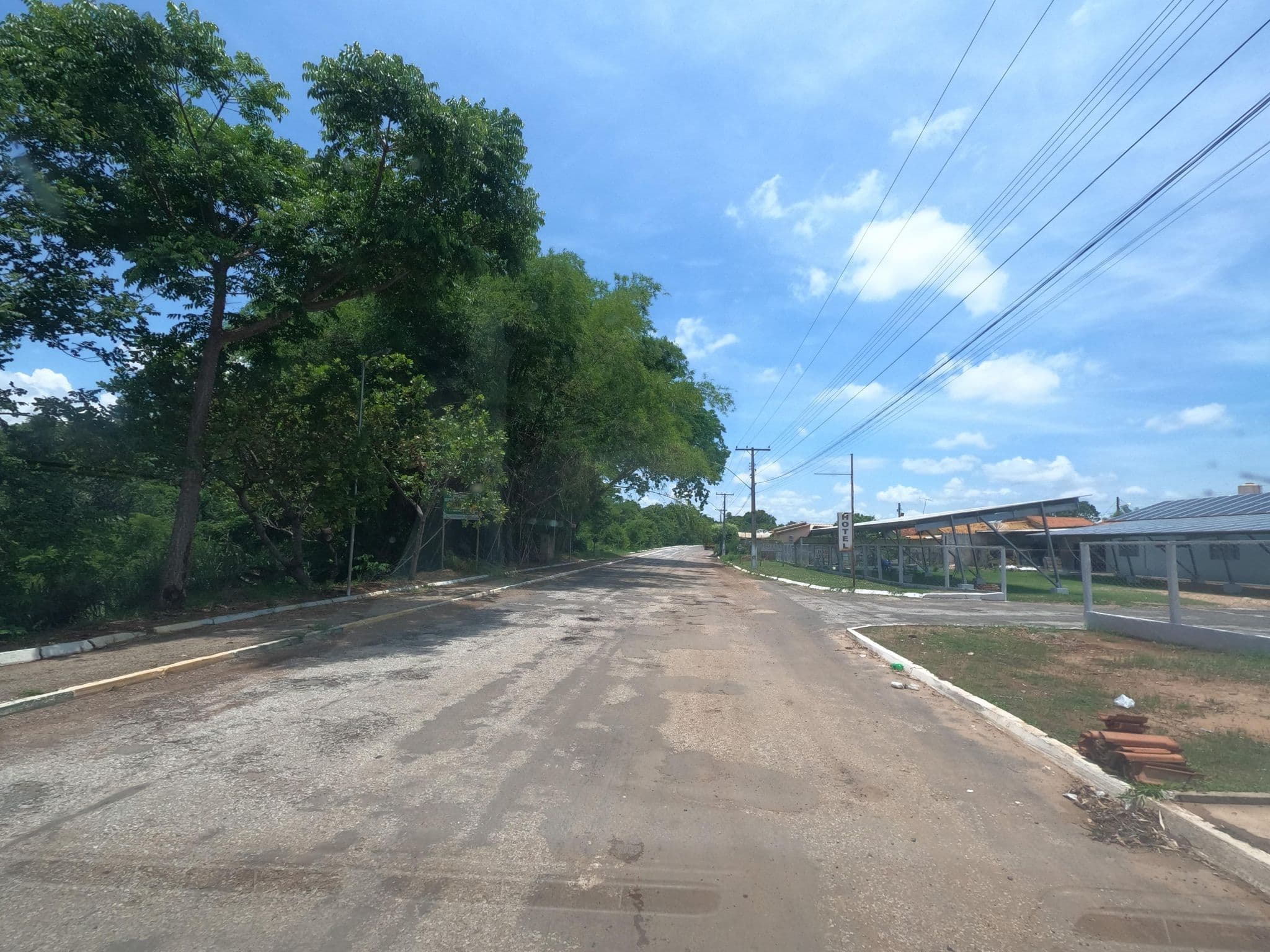 Street view near Hotel Carvalho, Jussara — © MuitoAlemdasFronteiras (CC BY-SA · Mapillary)