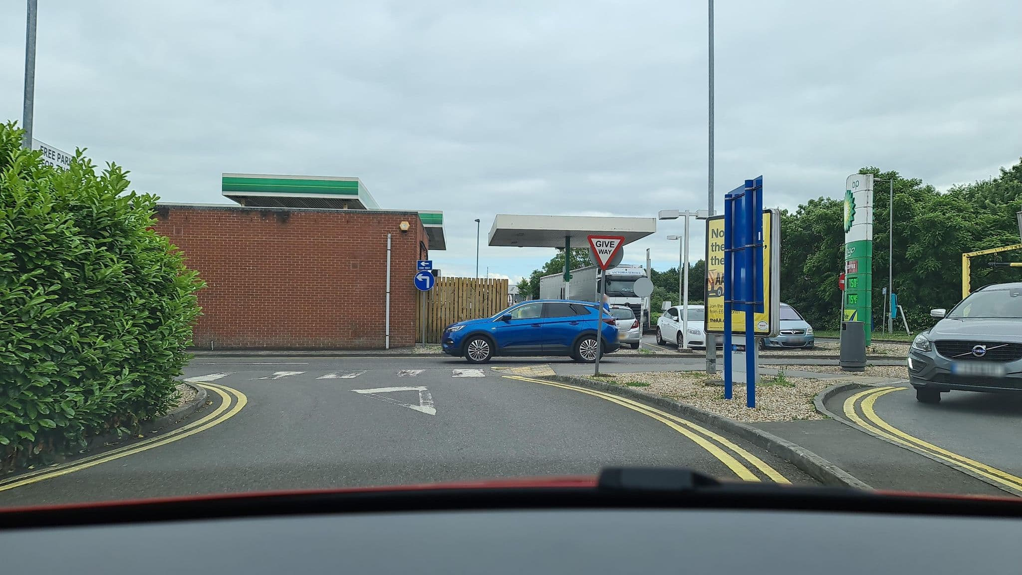 Street view near Travelodge Bridgwater M5, North Petherton — © alexanderar (CC BY-SA · Mapillary)
