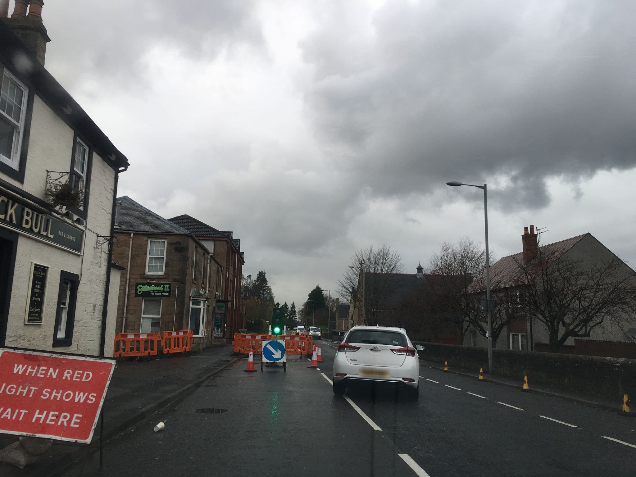 Street view near The Black Bull Inn Polmont, Polmont — © ccbb7766 (CC BY-SA · Mapillary)