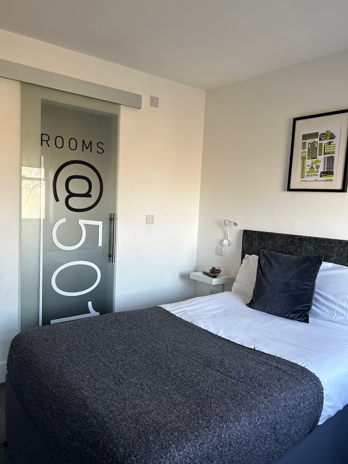 Rooms Kingswood, Kingswood