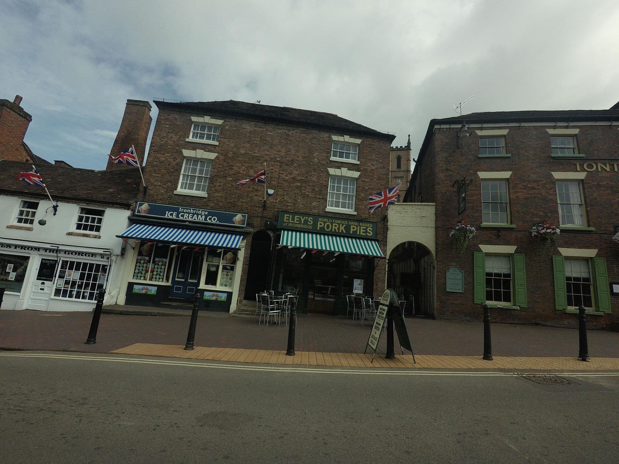 Street view near Bridgeside Rooms, Ironbridge — © hobgoblin (CC BY-SA · Mapillary)