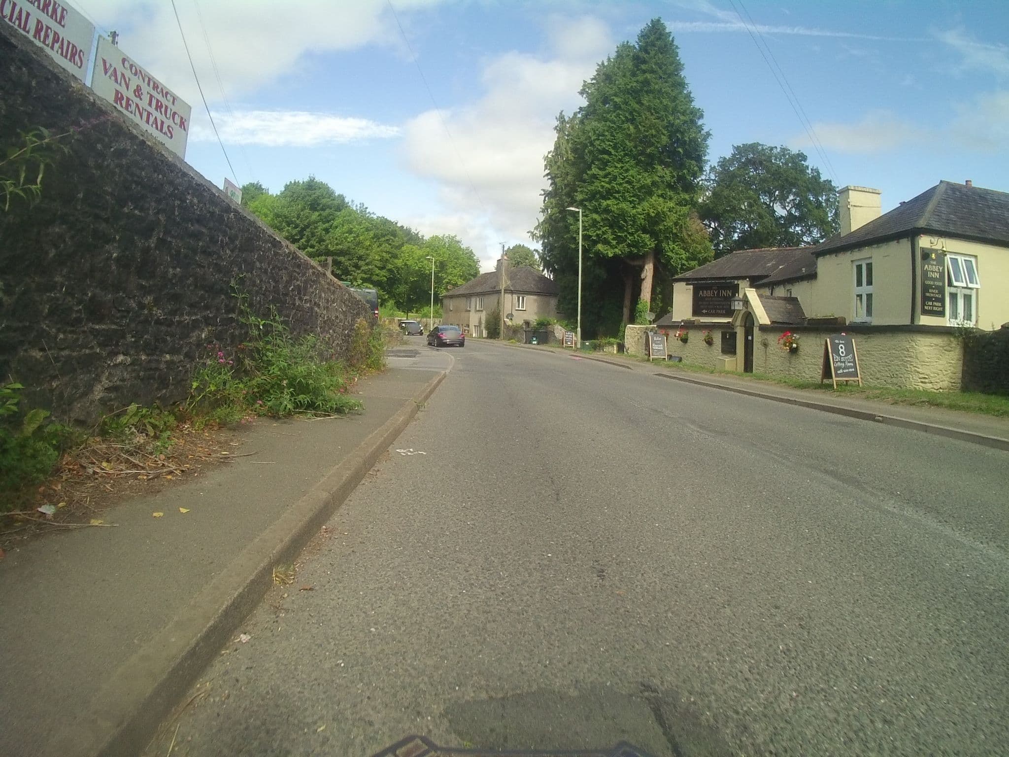 Street view near The Abbey Inn, Buckfastleigh — © keithonearth (CC BY-SA · Mapillary)