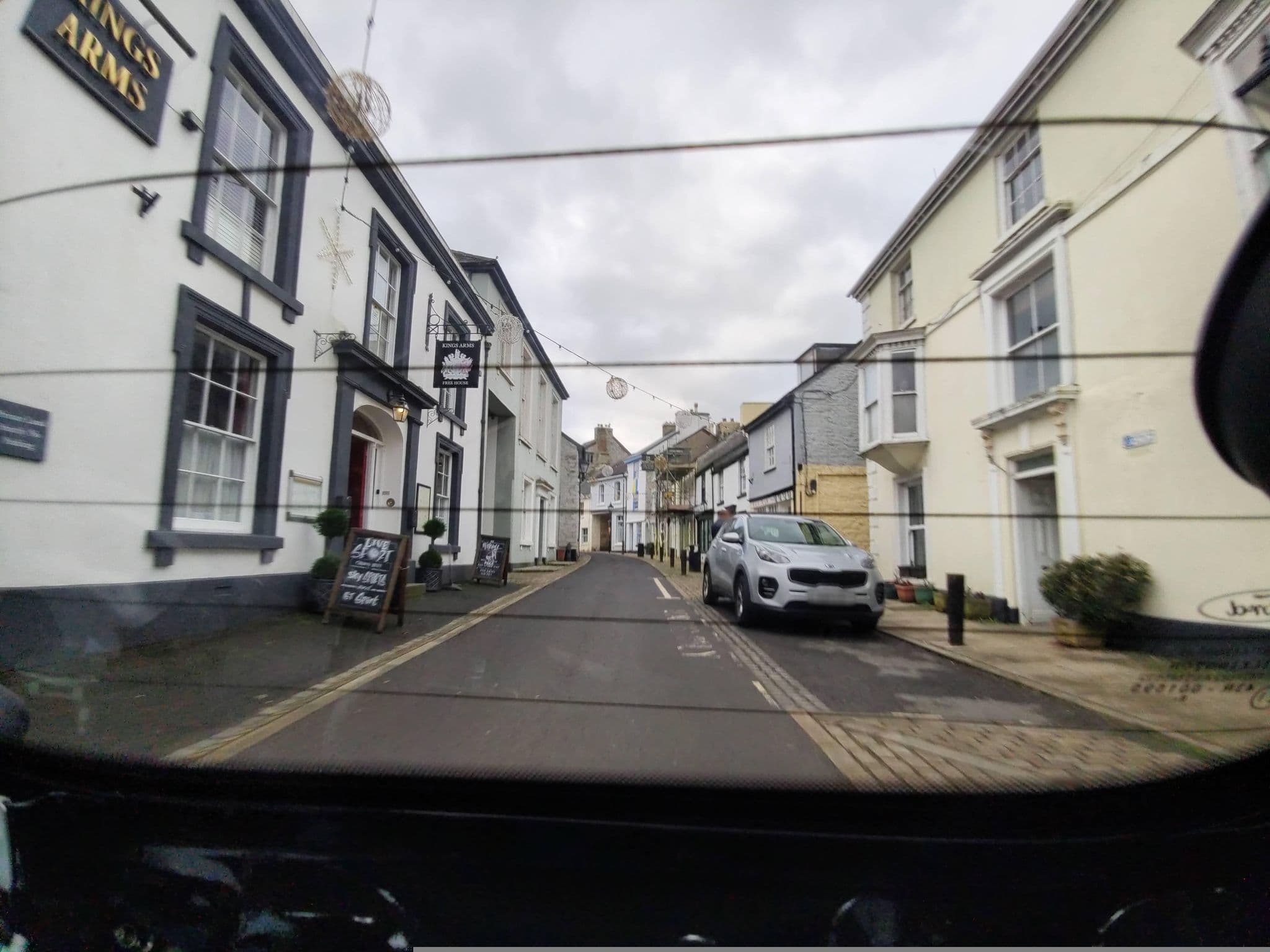 Street view near Kings Arms Hotel, Buckfastleigh — © WaggyDog (CC BY-SA · Mapillary)