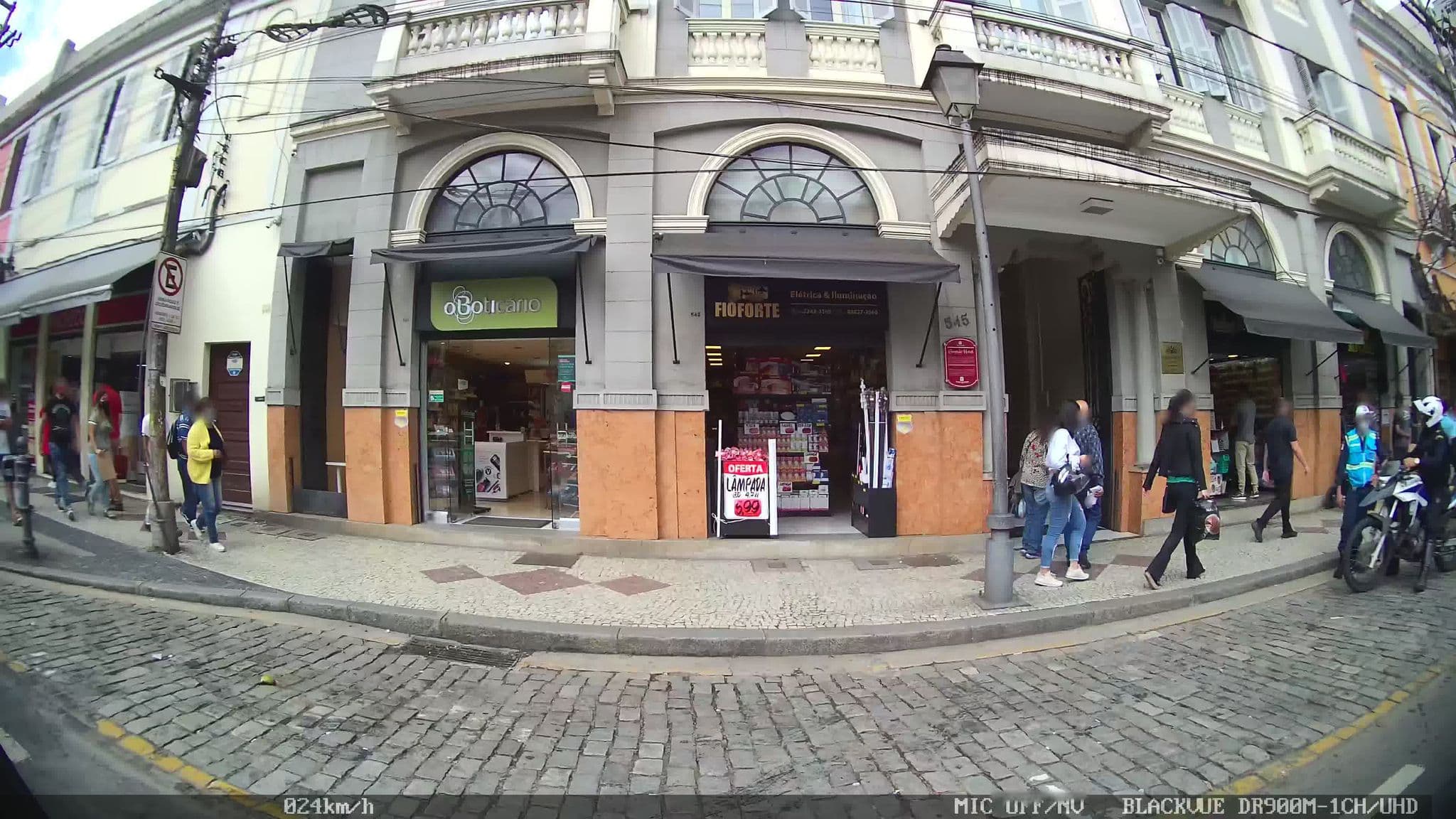 Street view near Grande Hotel, Petrópolis — © kaart_2 (CC BY-SA · Mapillary)