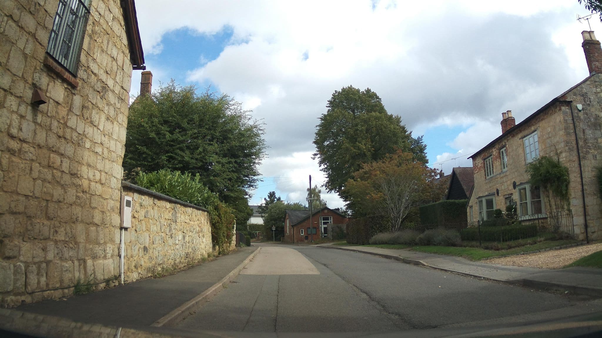 Street view near Ivy Cottage B and B, Buckingham — © southglos (CC BY-SA · Mapillary)
