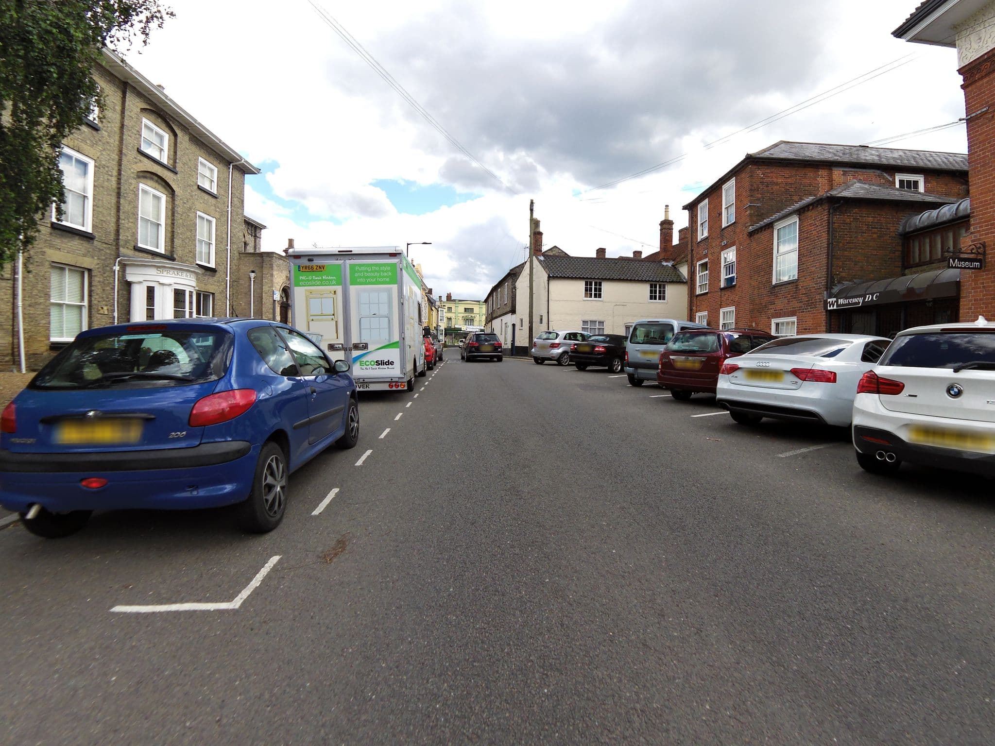 Street view near Three Tuns Hotel, Bungay — © smsm1 (CC BY-SA · Mapillary)
