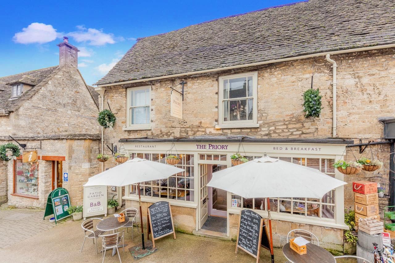 The Priory Burford - Cafe Tea Rooms & Accommodation, Burford