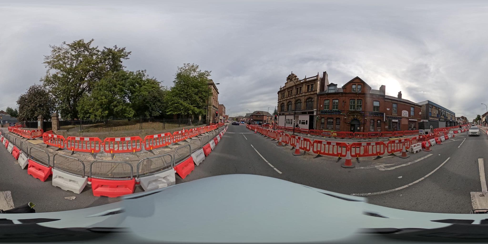 Street view near Don Valley Hotel & sports bar, Burngreave — © ntzm (CC BY-SA · Mapillary)