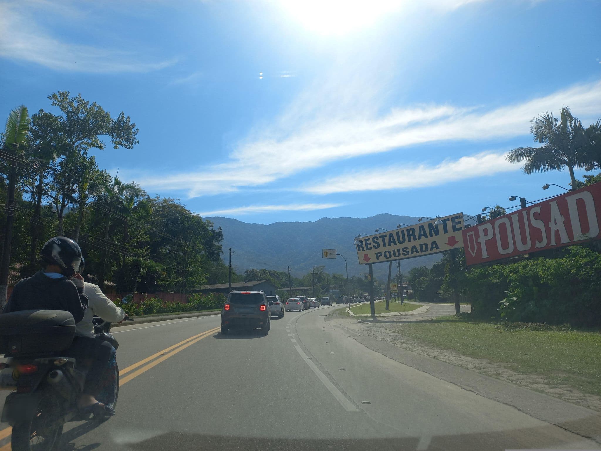 Street view near Pousada Tirolesa, Ubatuba — © and_eng (CC BY-SA · Mapillary)