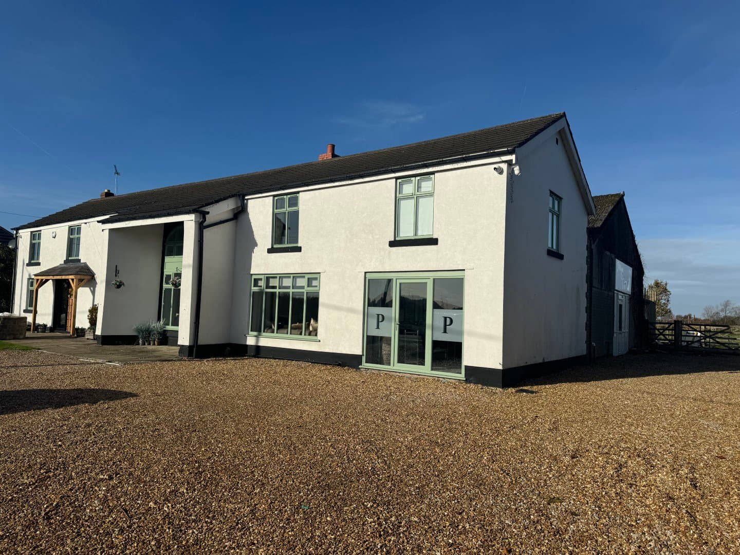 Platinum cat hotel 5* luxury cattery, Burscough