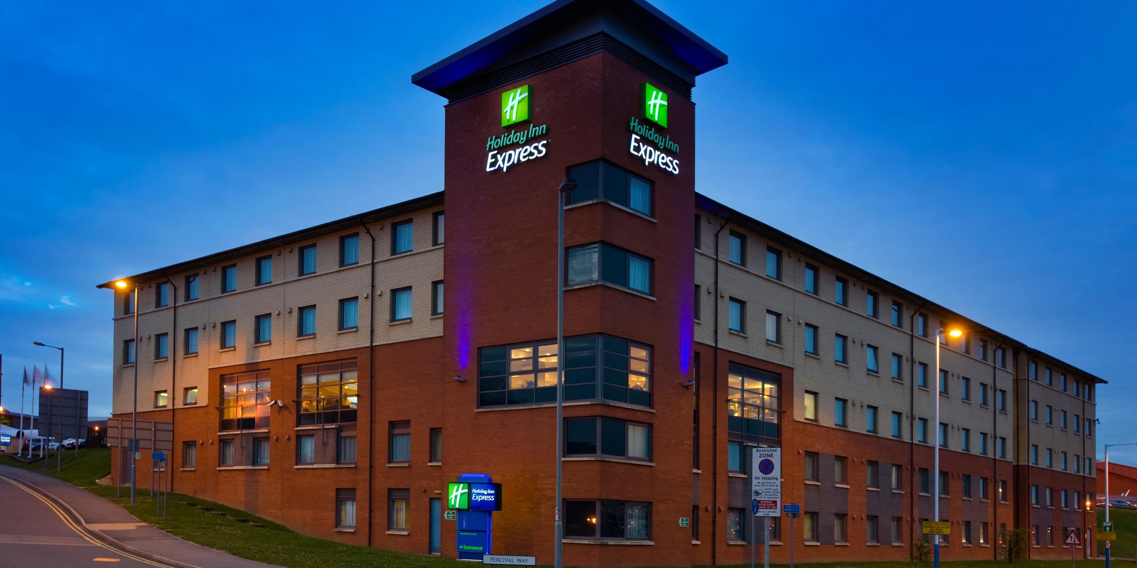Holiday Inn Express London - Luton Airport by IHG, Luton