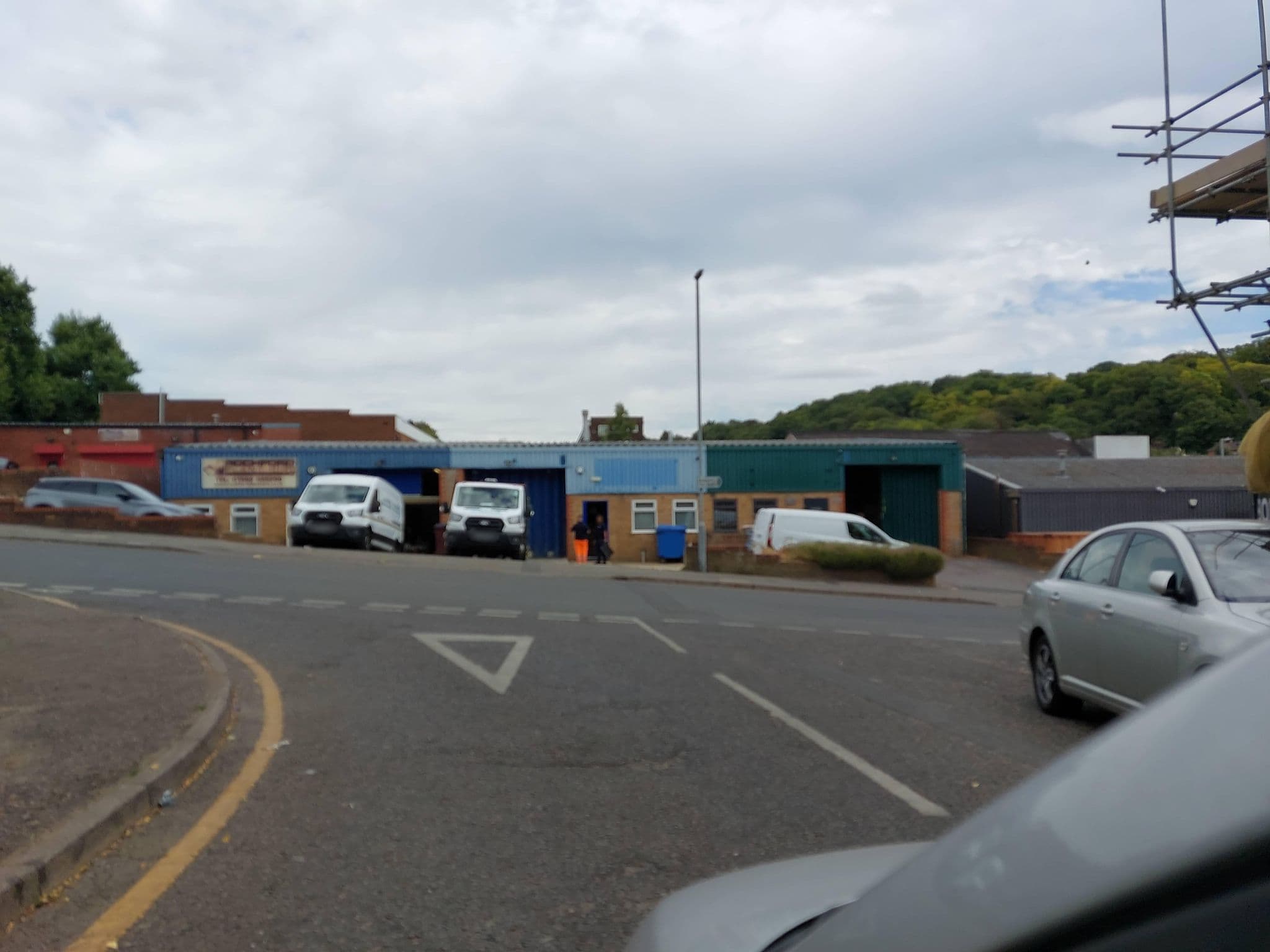 Street view near Eagle Hotel, Luton — © a-sav (CC BY-SA · Mapillary)