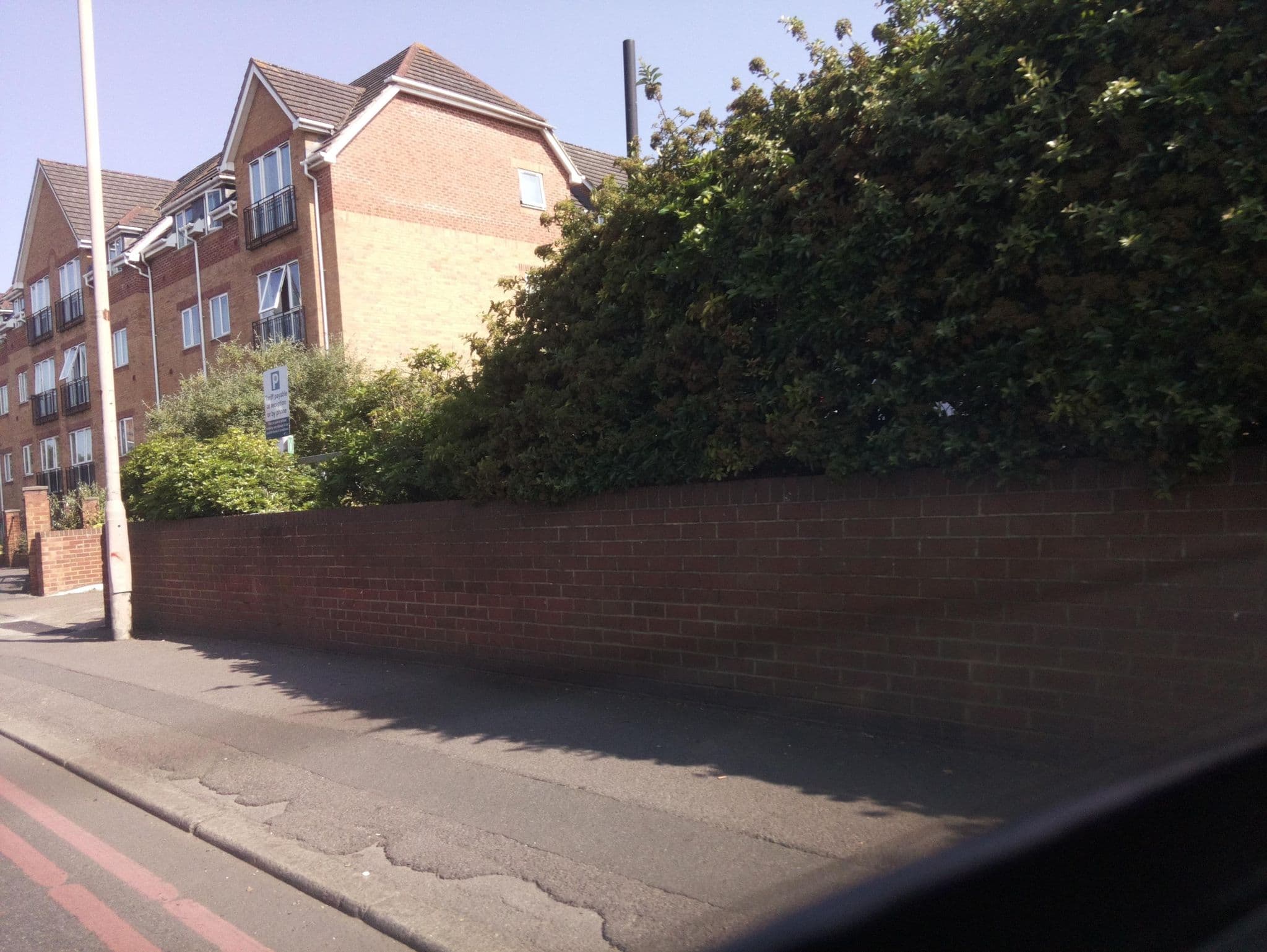Street view near Hotel Reading, Reading — © southglos (CC BY-SA · Mapillary)
