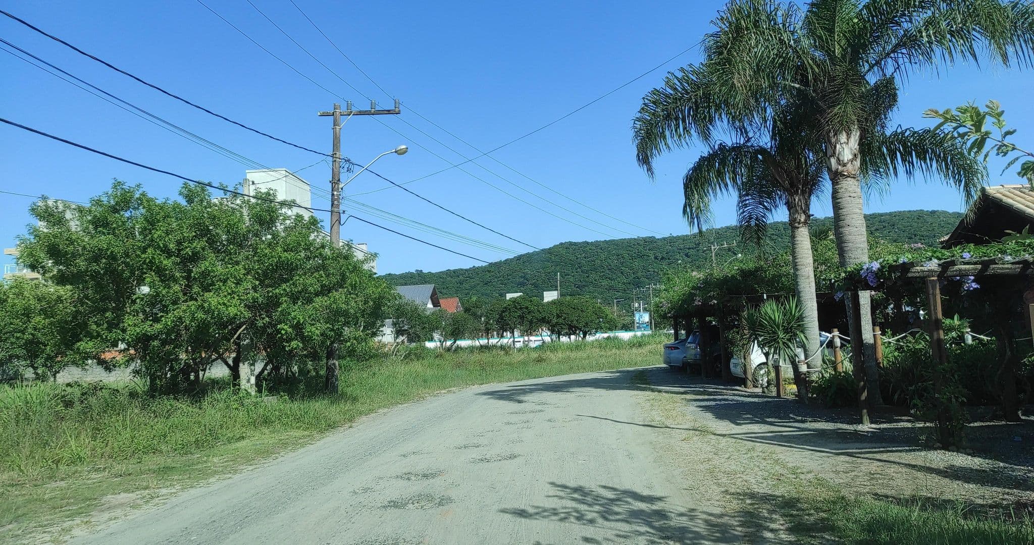 Street view near Morada dos Ventos, Bombinhas — © diegokrein (CC BY-SA · Mapillary)