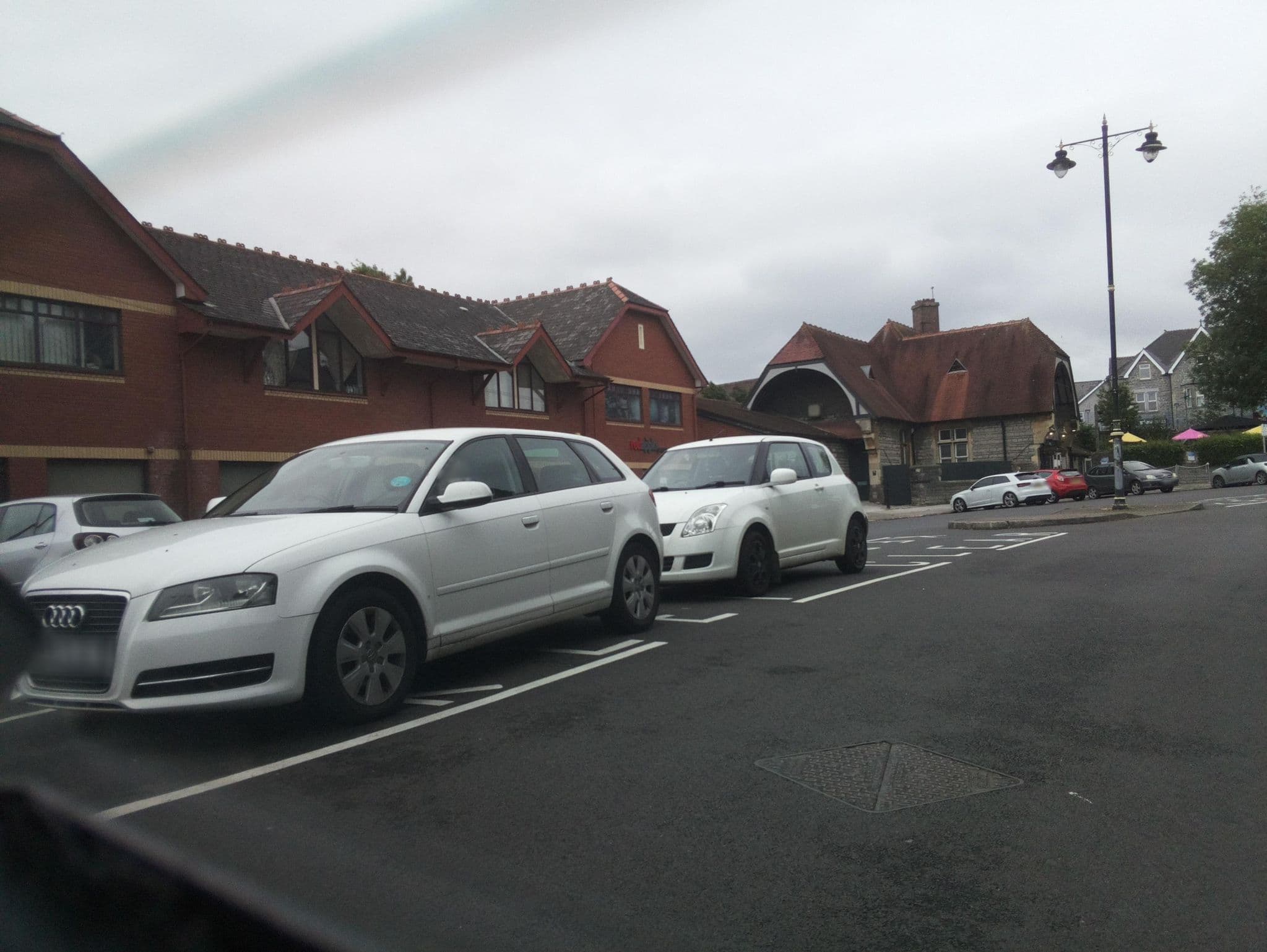 Street view near Railway Hotel, Penarth — © southglos (CC BY-SA · Mapillary)