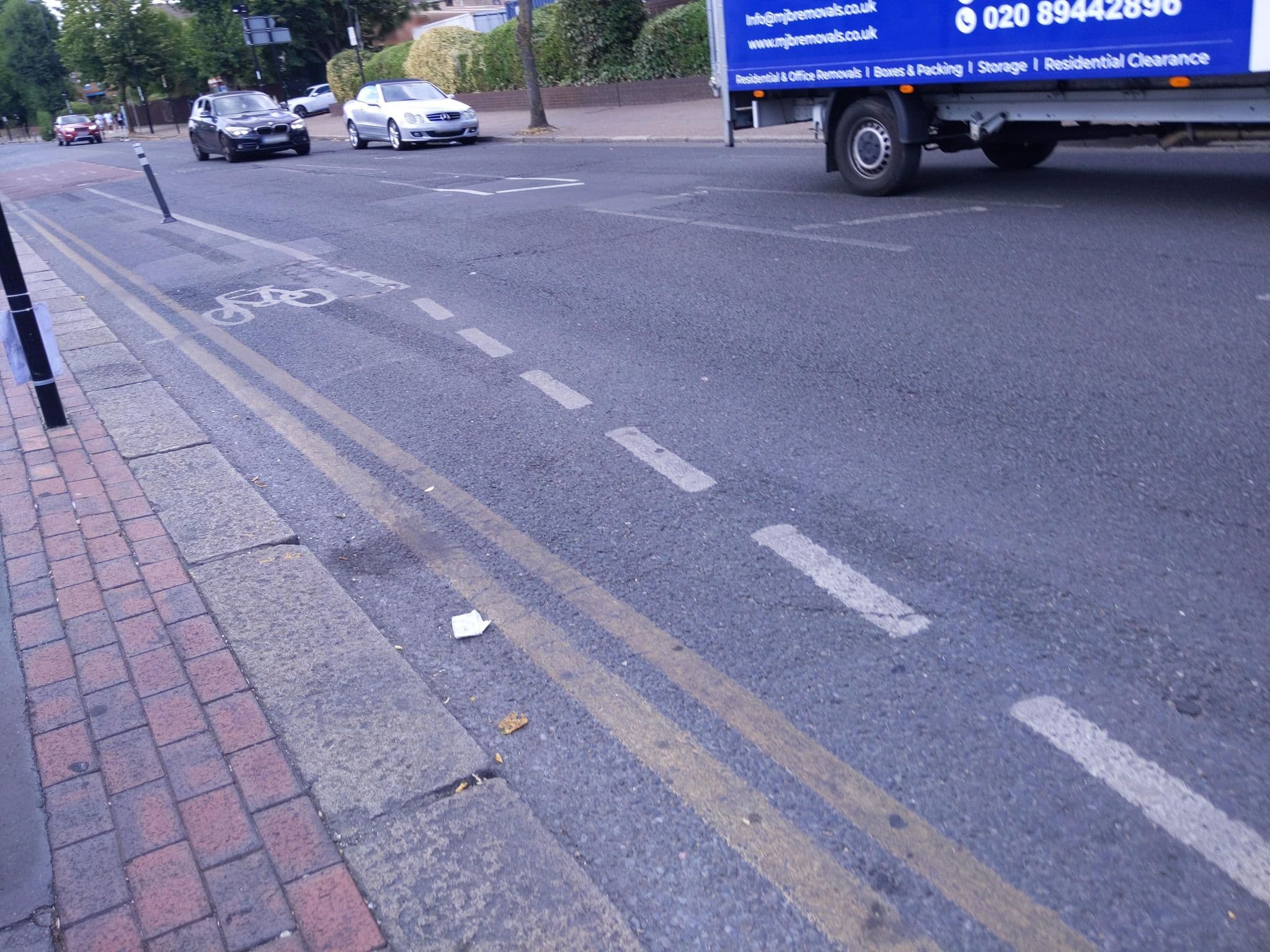 Street view near London Croydon Hotel, Croydon — © ldonetc (CC BY-SA · Mapillary)