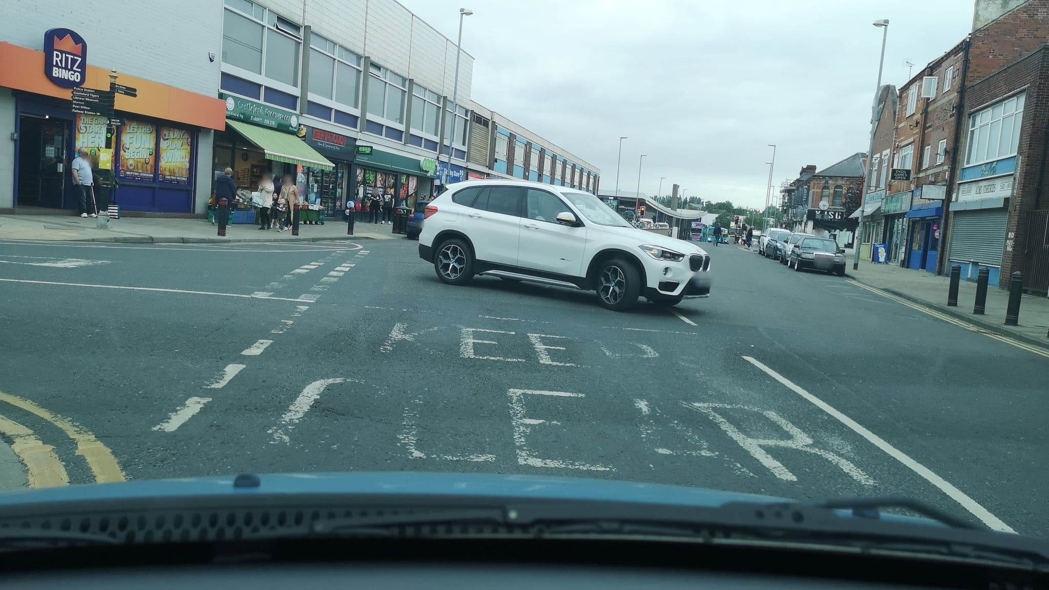 Street view near Beverleys Fine Ales Junction Hotel, Castleford — © cuttlebug (CC BY-SA · Mapillary)