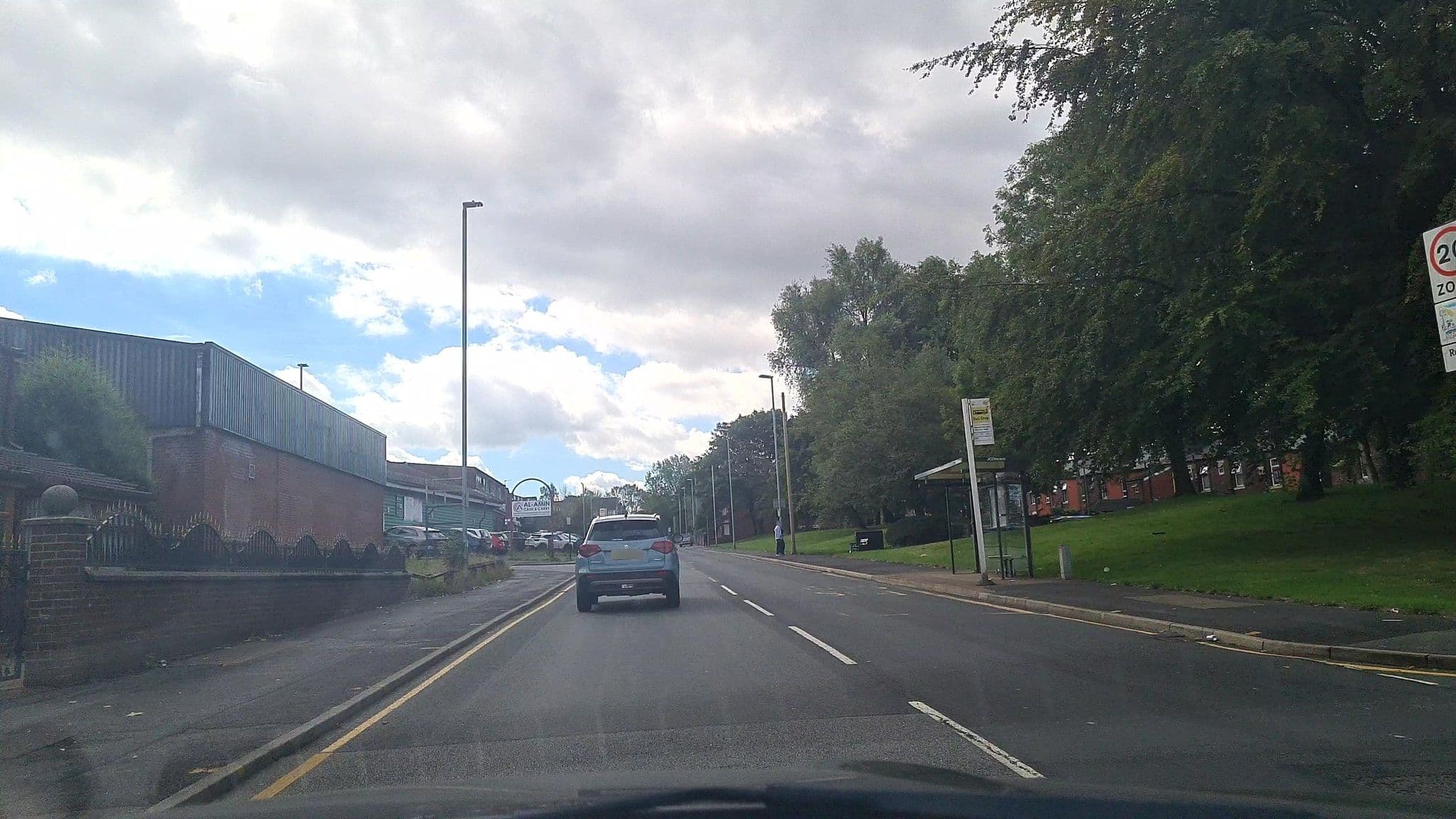Street view near Royal Hotel, Oldham — © mappo2 (CC BY-SA · Mapillary)