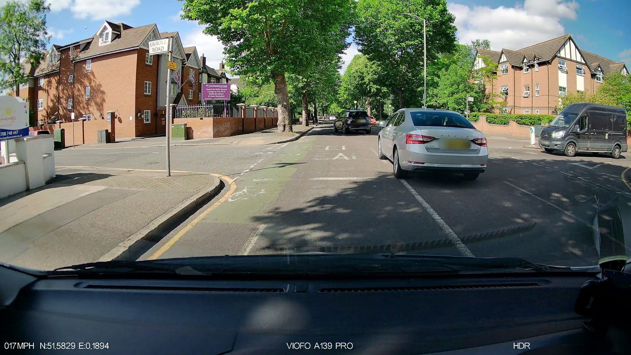 Street view near Harefield Manor Hotel, Romford — © IpswichEdits (CC BY-SA · Mapillary)
