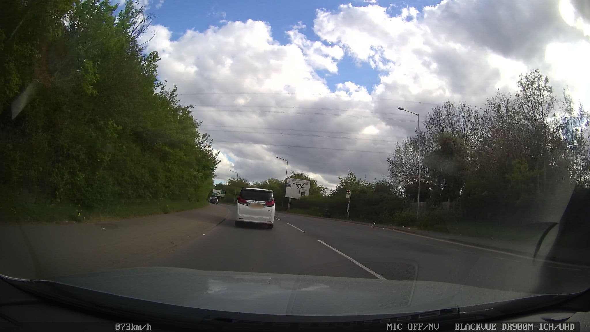 Street view near The Thurrock Hotel, Aveley — © Semir_Mapillary (CC BY-SA · Mapillary)